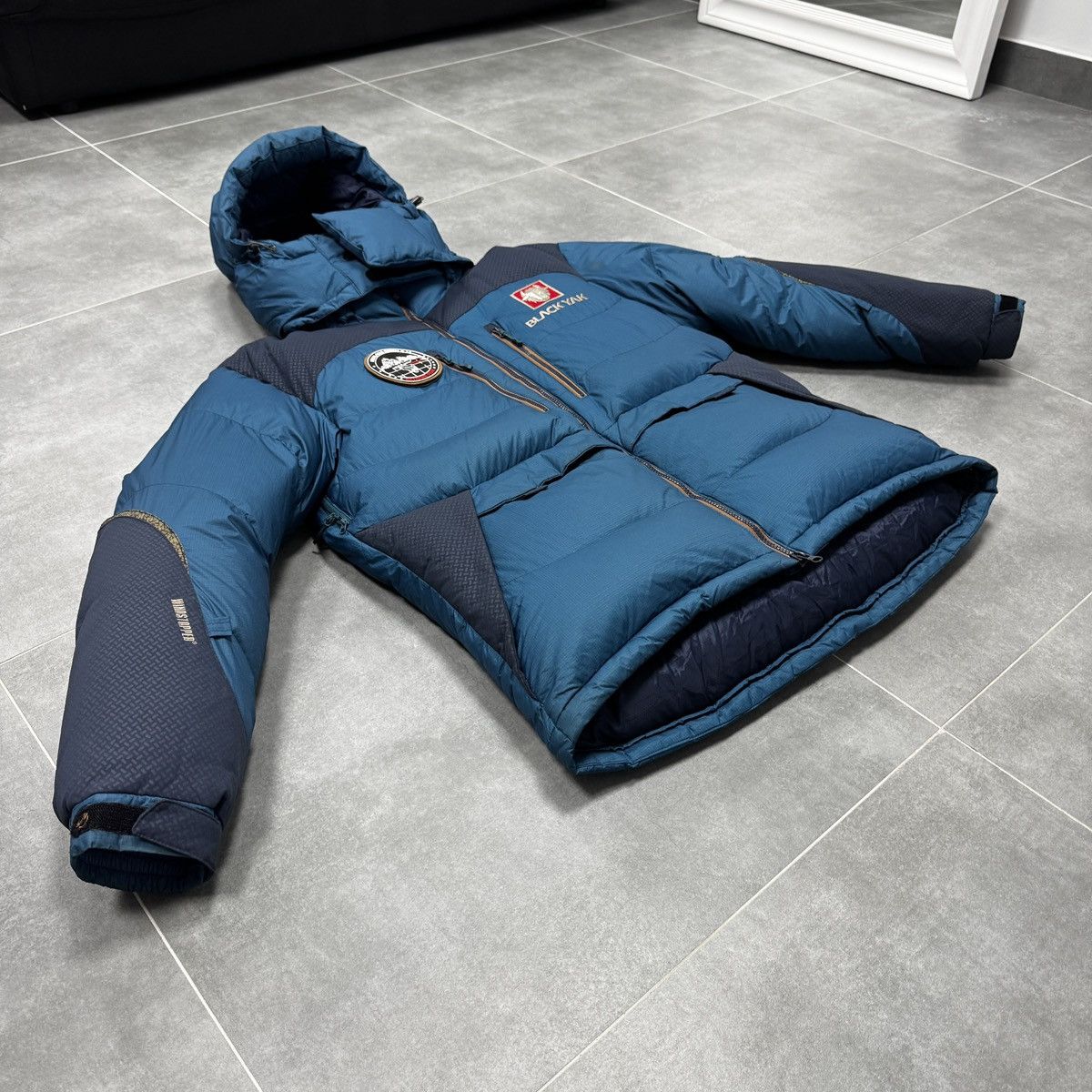BLACKYAK Black Yak Himalayan Extreme Peak Expedition Down Parka Size US M / EU 48-50 / 2 - 5 Thumbnail