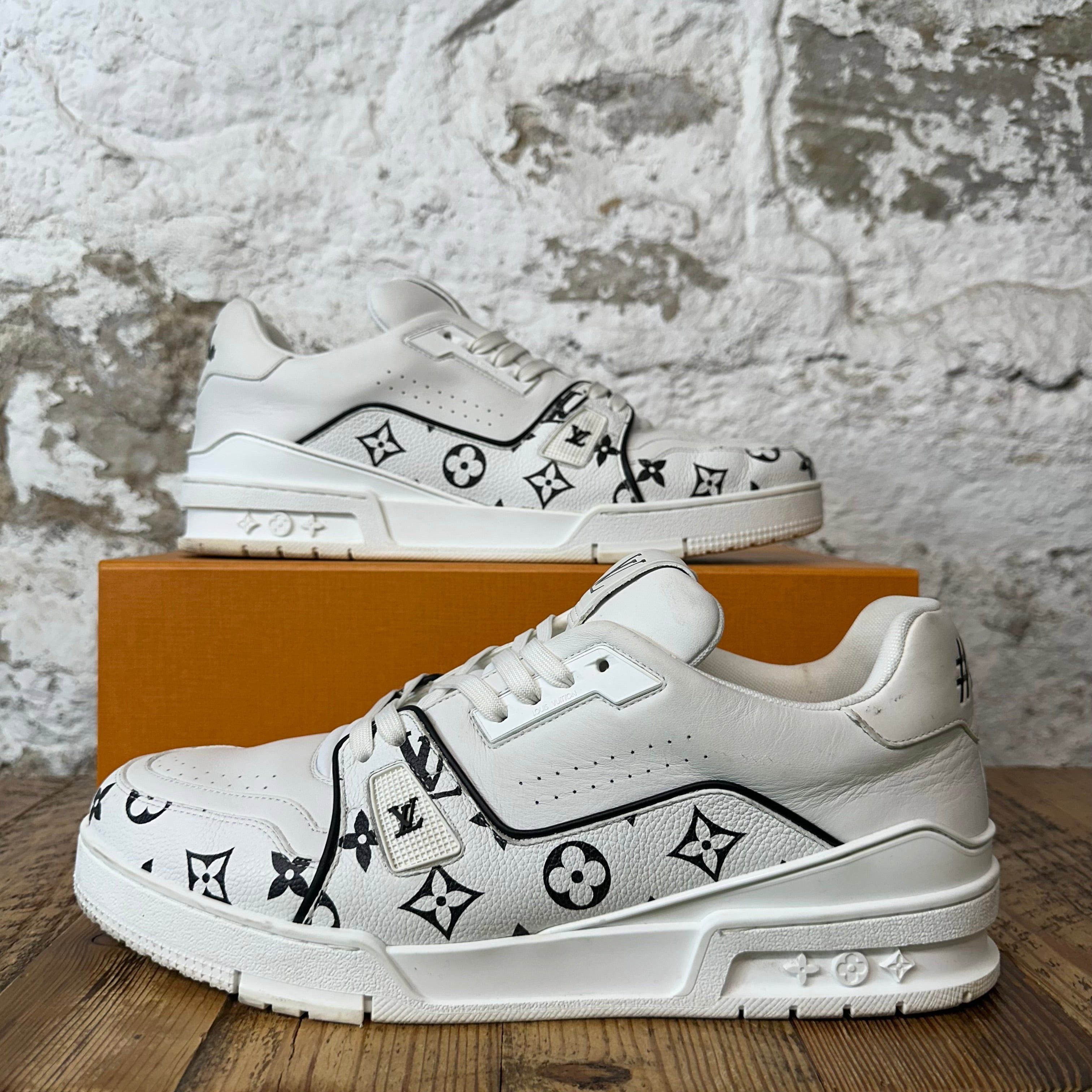 Louis Vuitton Louis Vuitton Monogram White Trainer Sneaker Sz 12 (10.5LV) Size US 12 / EU 45 - 1 Thumbnail