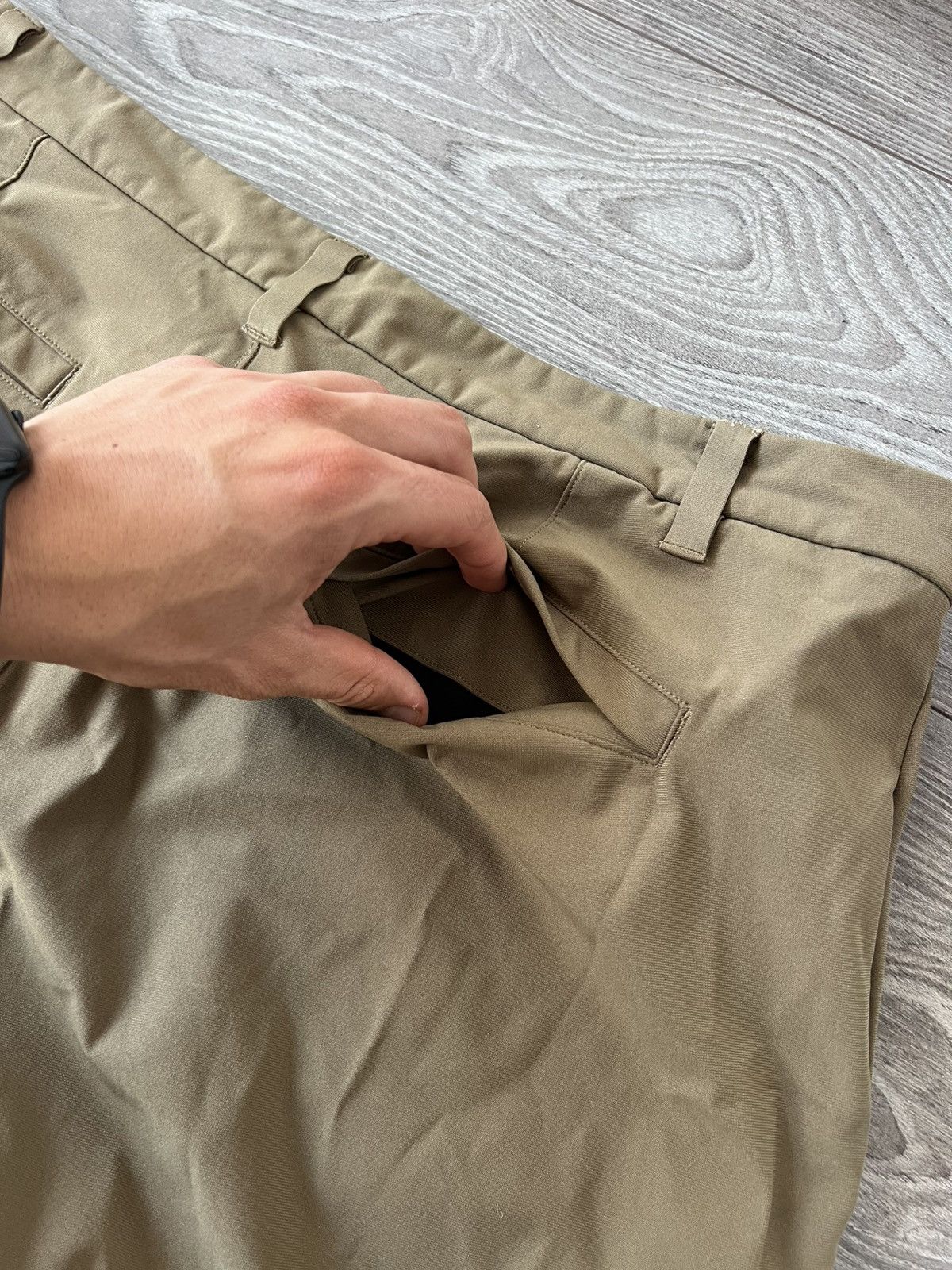 Lululemon Rare Lululemon Logo Straight Pro Reflective Selvage Pants Size US 38 / EU 54 - 16 Thumbnail