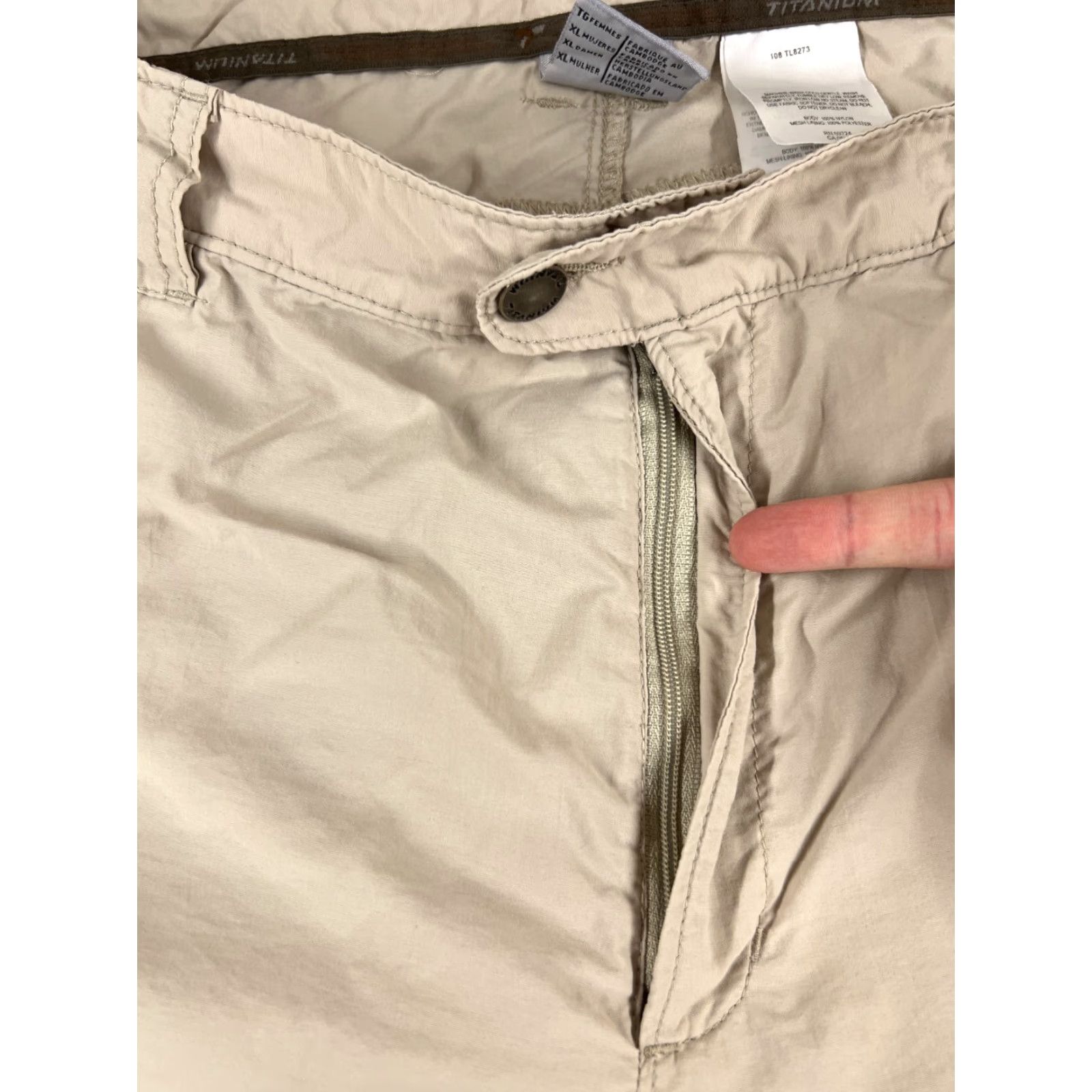 Vintage Columbia Pants Womens XL Beige Cargo Convertible 100% Nylon Titanium Size 40" / US 18 - 5 Thumbnail