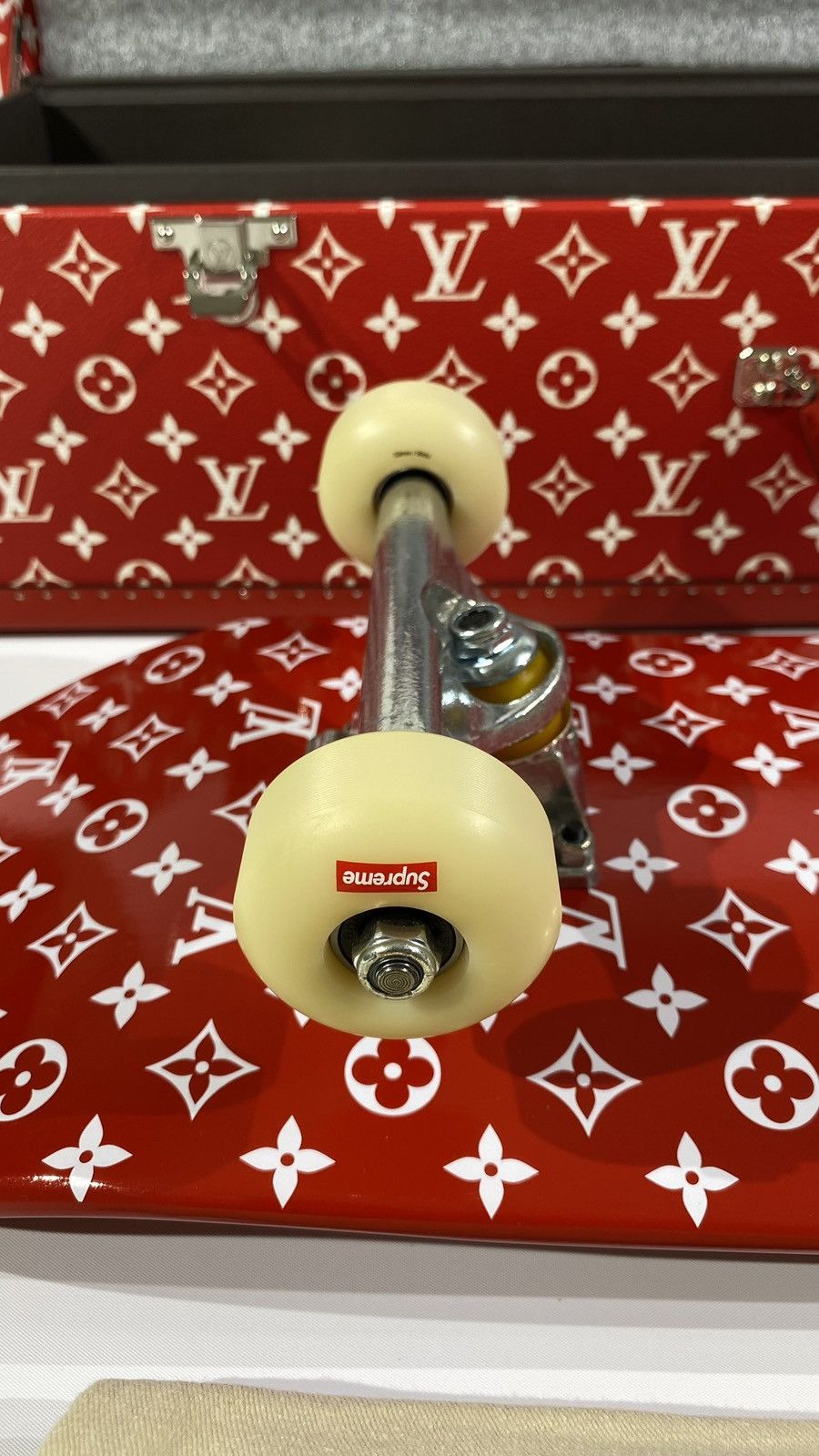 Louis Vuitton × Supreme Louis Vuitton X Supreme Skateboard Deck Trunk Full kit Size ONE SIZE - 3 Thumbnail