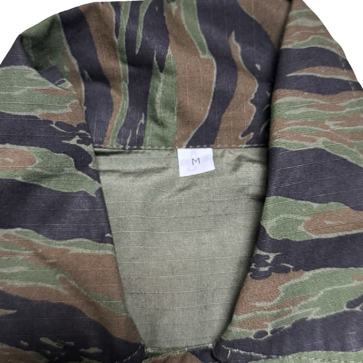 Vintage VTG Tiger Stripe Jungle Camo Coat Army Field Jacket Sz M Size US M / EU 48-50 / 2 - 3 Thumbnail