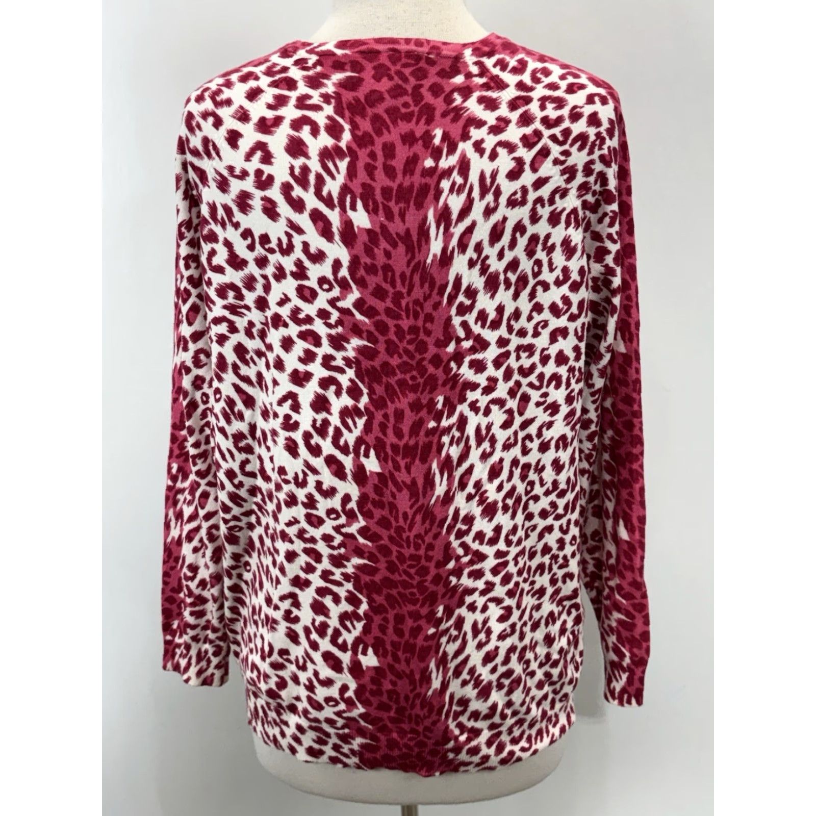 Quacker Factory VINTAGE Quacker Factory Cardigan Shirt Women Medium Pink Animal Print Sequins Knit MAXIMALIST 90s Theme Mens/Womens Size M / US 6-8 / IT 42-44 - 3 Thumbnail