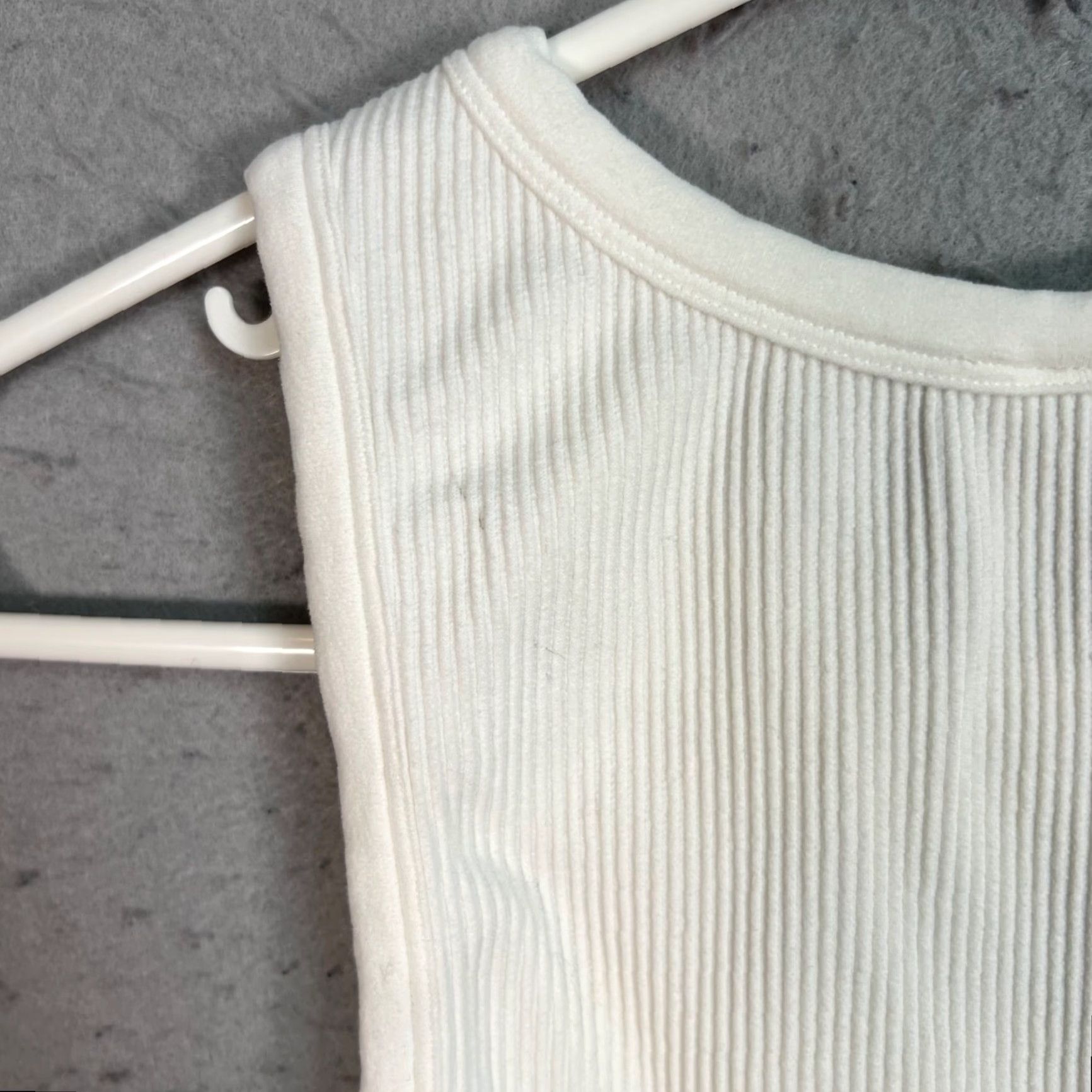 Vintage Sunday Best Tank Womens XS White Sleeveless Seamless Cropped Cotton Elastane Shirt? Size XS / US 0-2 / IT 36-38 - 7 Thumbnail