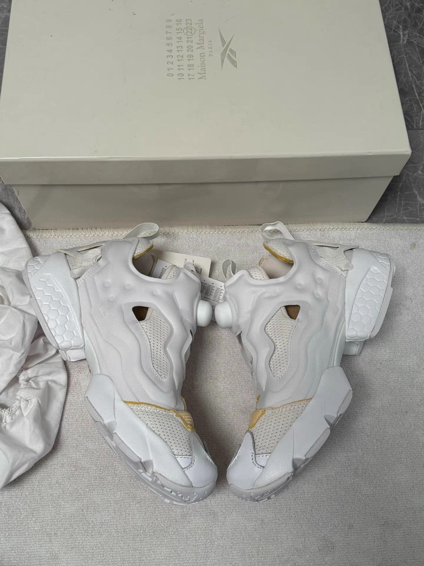 Maison Margiela Maison Margiela × Reebok White Cutout Sneakers K6 Size US 6.5 / IT 36.5 - 6 Thumbnail