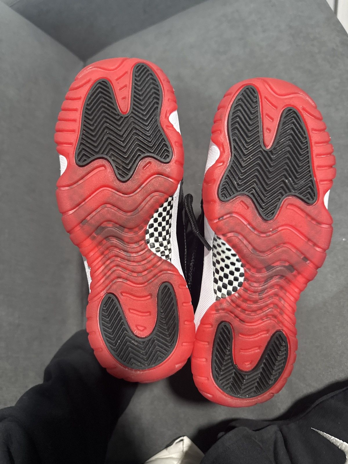 Jordan Brand Jordan Bred 11 Size US 5.5 / EU 38 - 2 Thumbnail