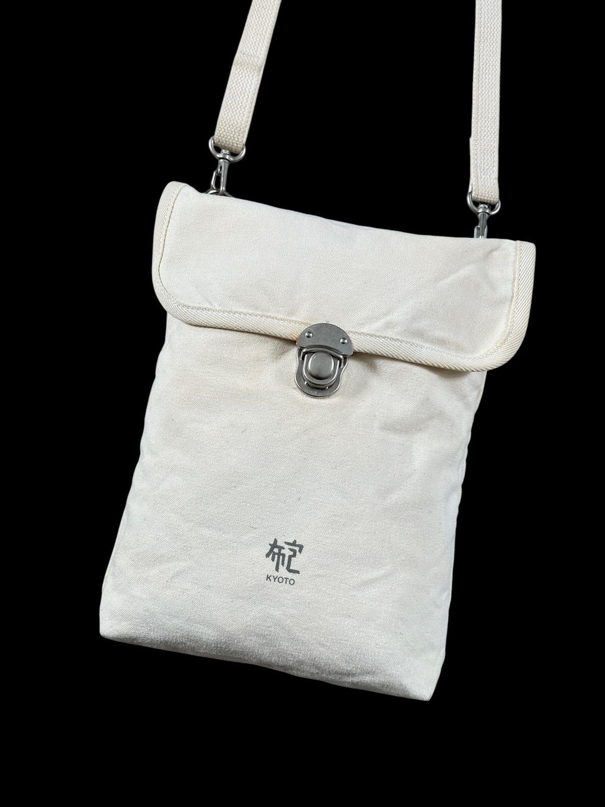 Handmade × Ichizawa Shinzaburo Hanpu × Japanese Brand Ichizawa Shinzaburo Hanpu 🇯🇵 Canvas Sling Bag Size ONE SIZE - 5 Thumbnail