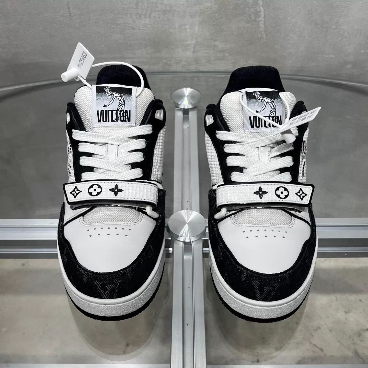 Louis Vuitton LV Trainer Velcro Women's Black White UK3 (37) Size US 5.5 / IT 35.5 - 1 Thumbnail