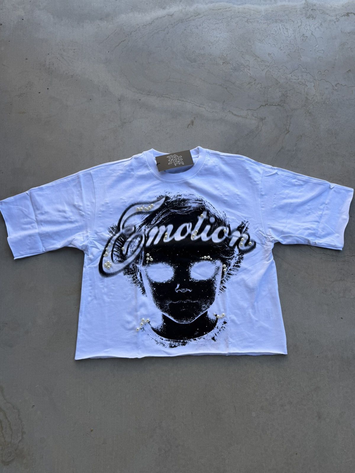 Mixed Emotions White Pearl Tee Size Large New