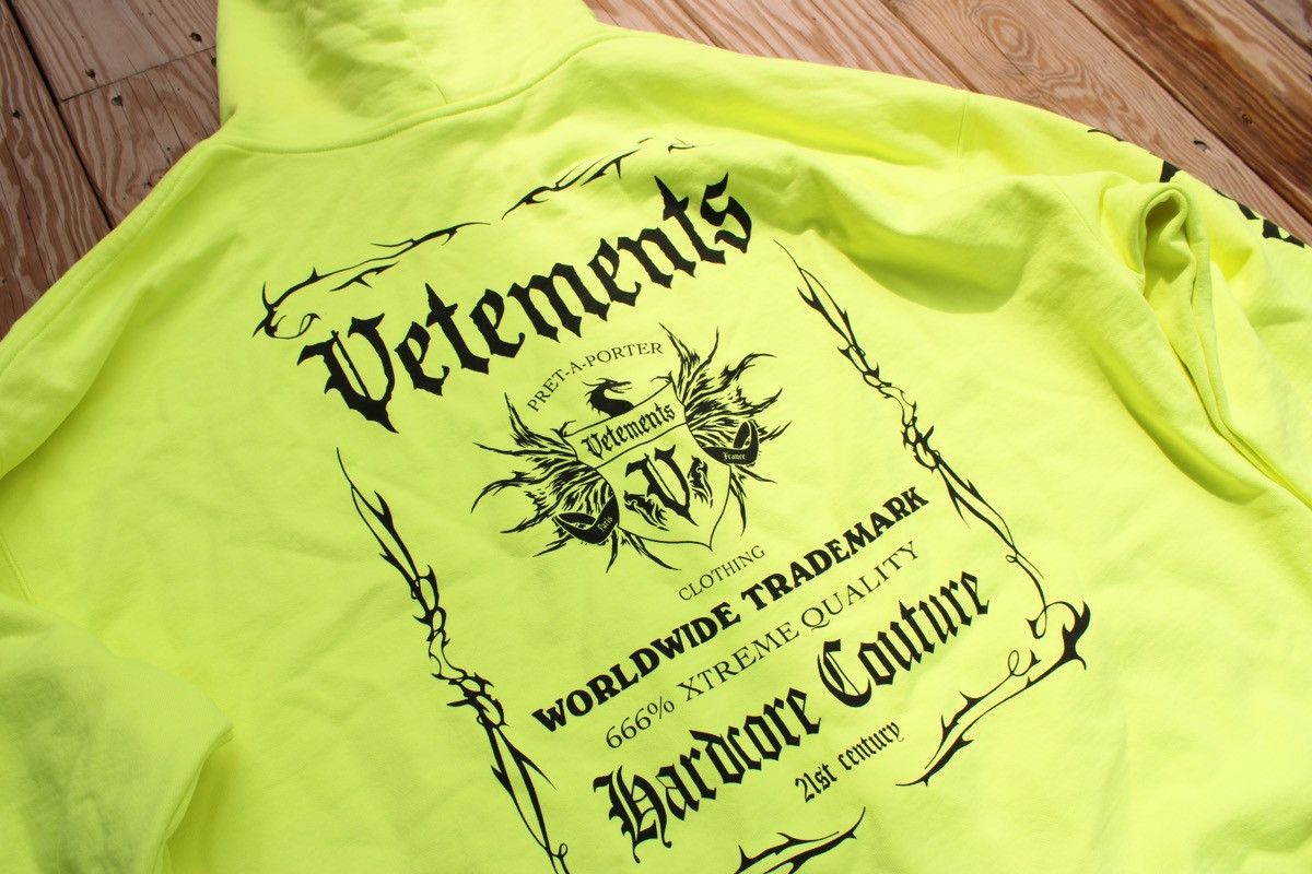 Vetements M Vetements CITY METAL yellow LOGO oversized hoodie Size US M / EU 48-50 / 2 - 7 Thumbnail