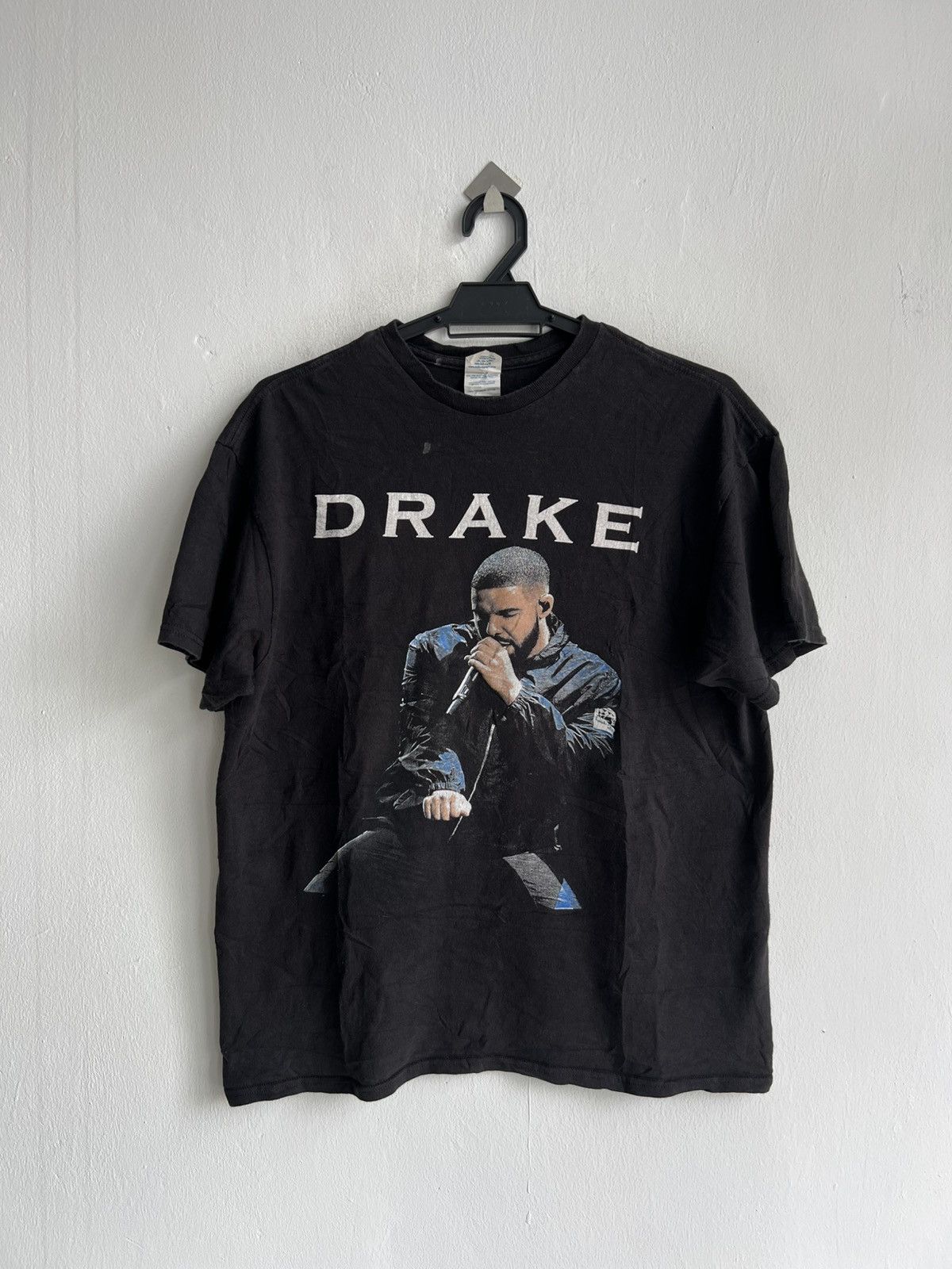 Drake Vintage Drake Aubrey & The Three Amigos 2018 Tour Rap Tees Size US L / EU 52-54 / 3 - 1 Thumbnail