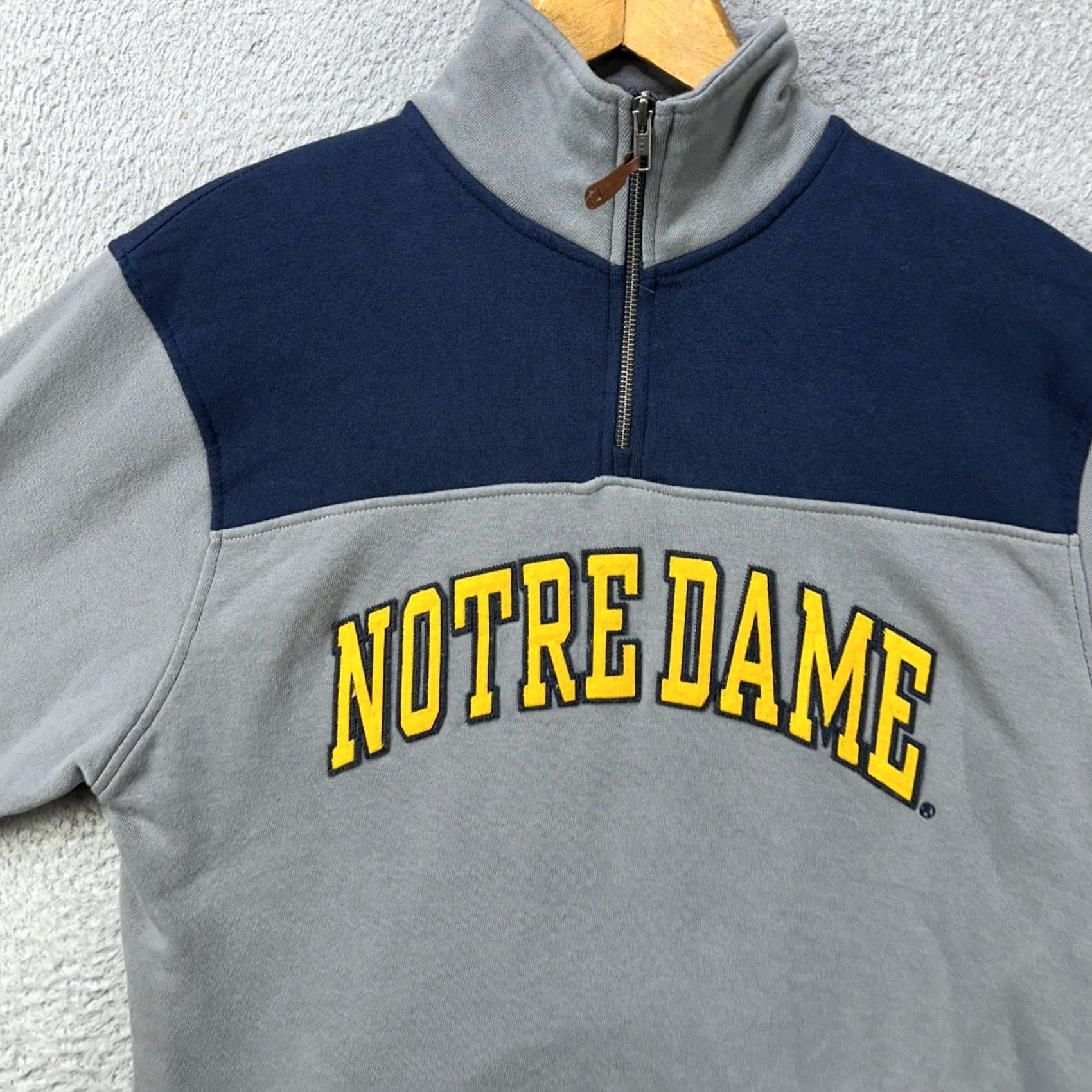 Vintage Notre Dame Fighting Irish Quarter Zip Pullover Sweatshirt Mens Medium Gray Blue Pressbox Zip Mock Neck Logo 1/4 Zip Graphic Print Size US M / EU 48-50 / 2 - 4 Thumbnail