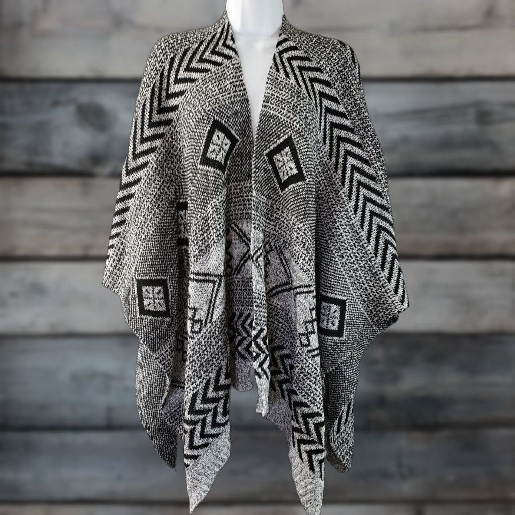 Vintage The Jetset Diaries TDJ Womens Knit Poncho Black White One Size Size ONE SIZE - 1 Thumbnail