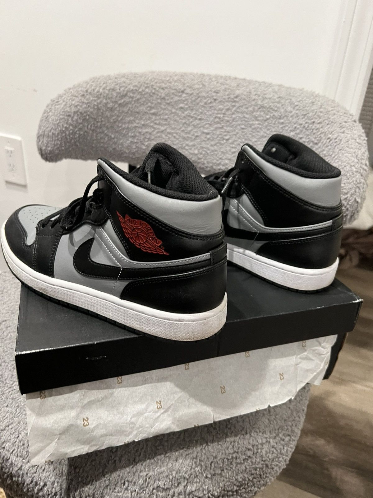 Jordan Brand Nike Jordan 1s Size US 9.5 / EU 42-43 - 2 Thumbnail