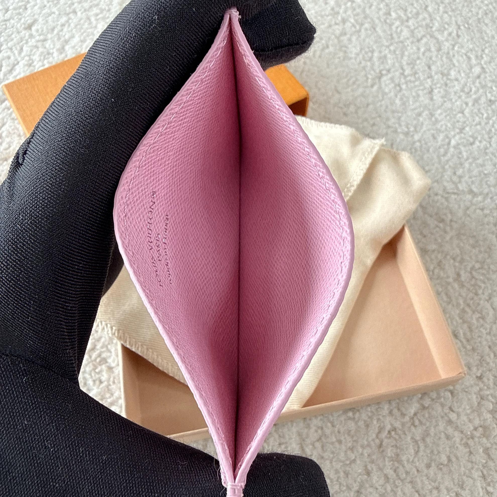 Louis Vuitton LV Sports Series Pink Limited Cardholder 9504 Size ONE SIZE - 3 Thumbnail