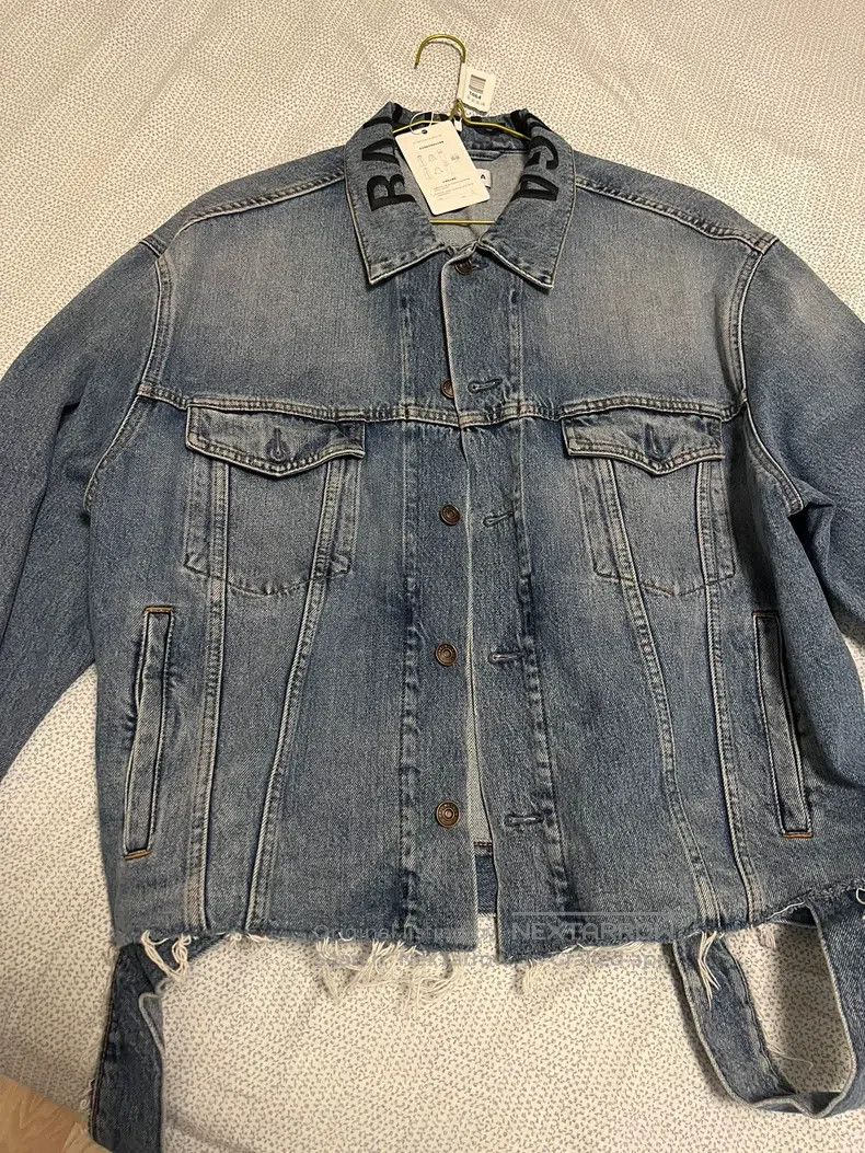 Balenciaga Balenciaga size 36 Women's Denim Jacket Size XS / US 0-2 / IT 36-38 - 1 Thumbnail