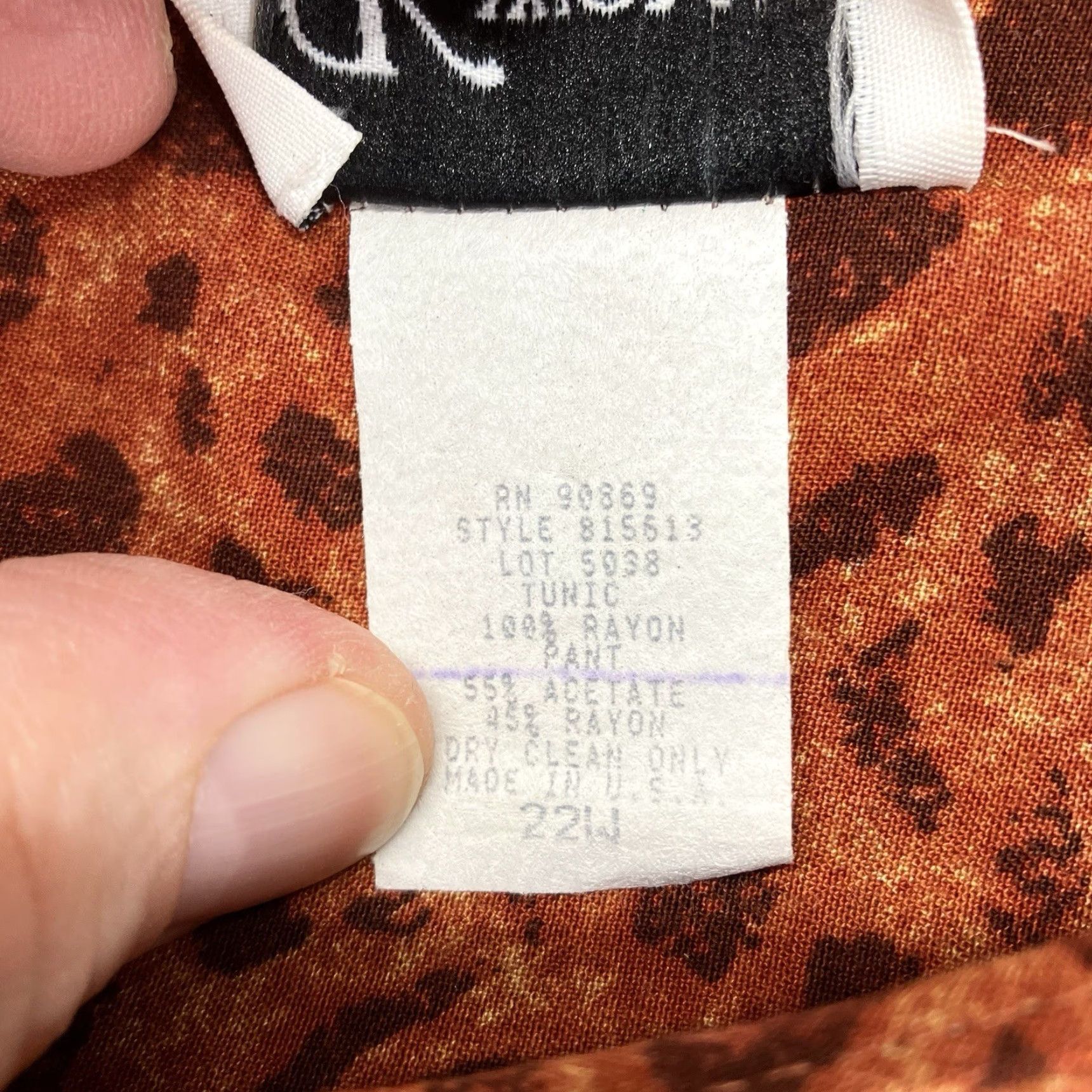 Vintage VINTAGE K Women Giraffe Tunic 22W Plus Women Round Neck Short Sleeve Rayon Button Closure Animal Print Safari 80s 90s Leopard Nature USA Size 3XL / US 20-22 - 3 Thumbnail