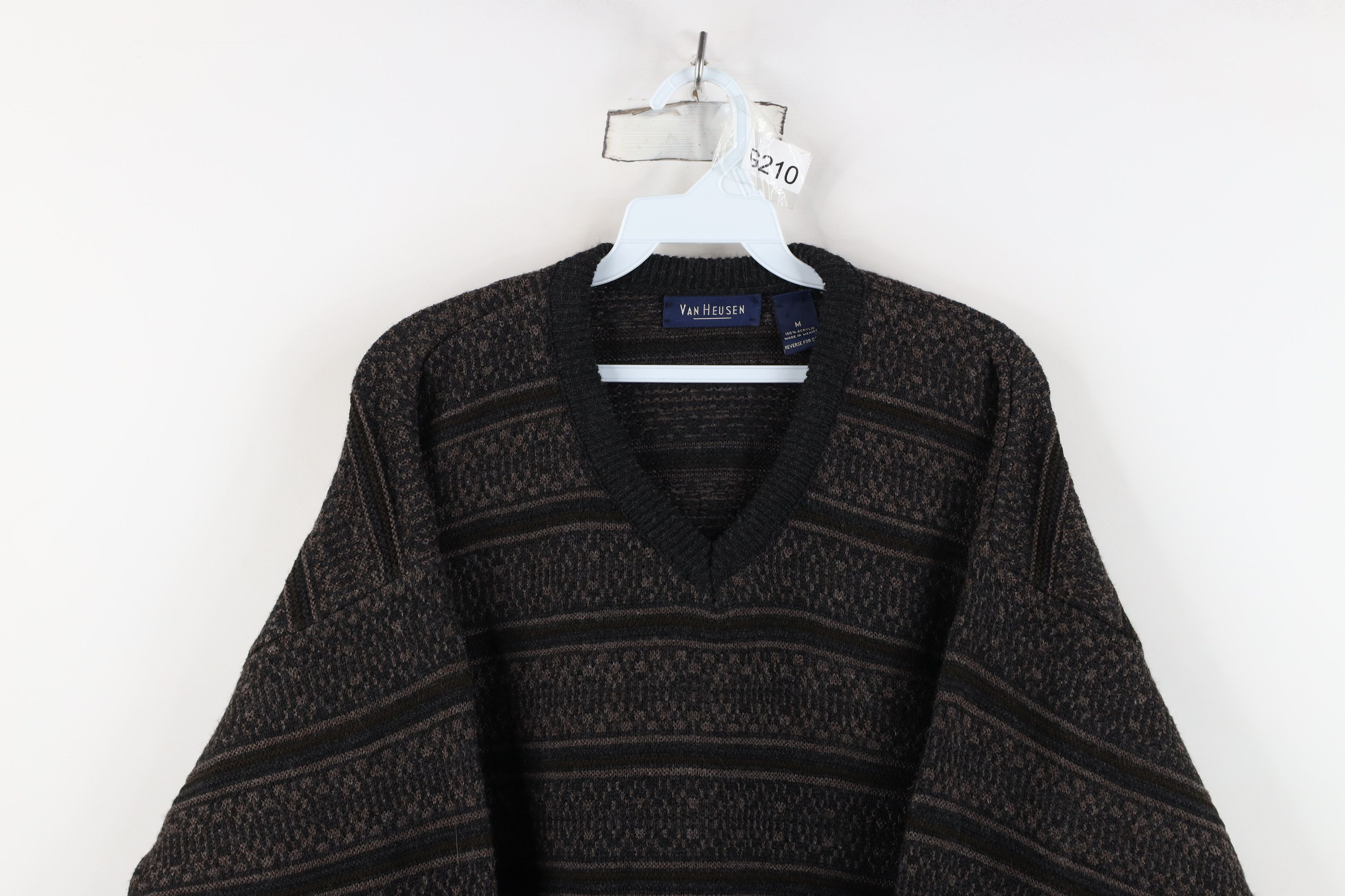 Vintage Vintage 90s Streetwear Tone Fair Isle Knit V-Neck Sweater Size US M / EU 48-50 / 2 - 2 Thumbnail
