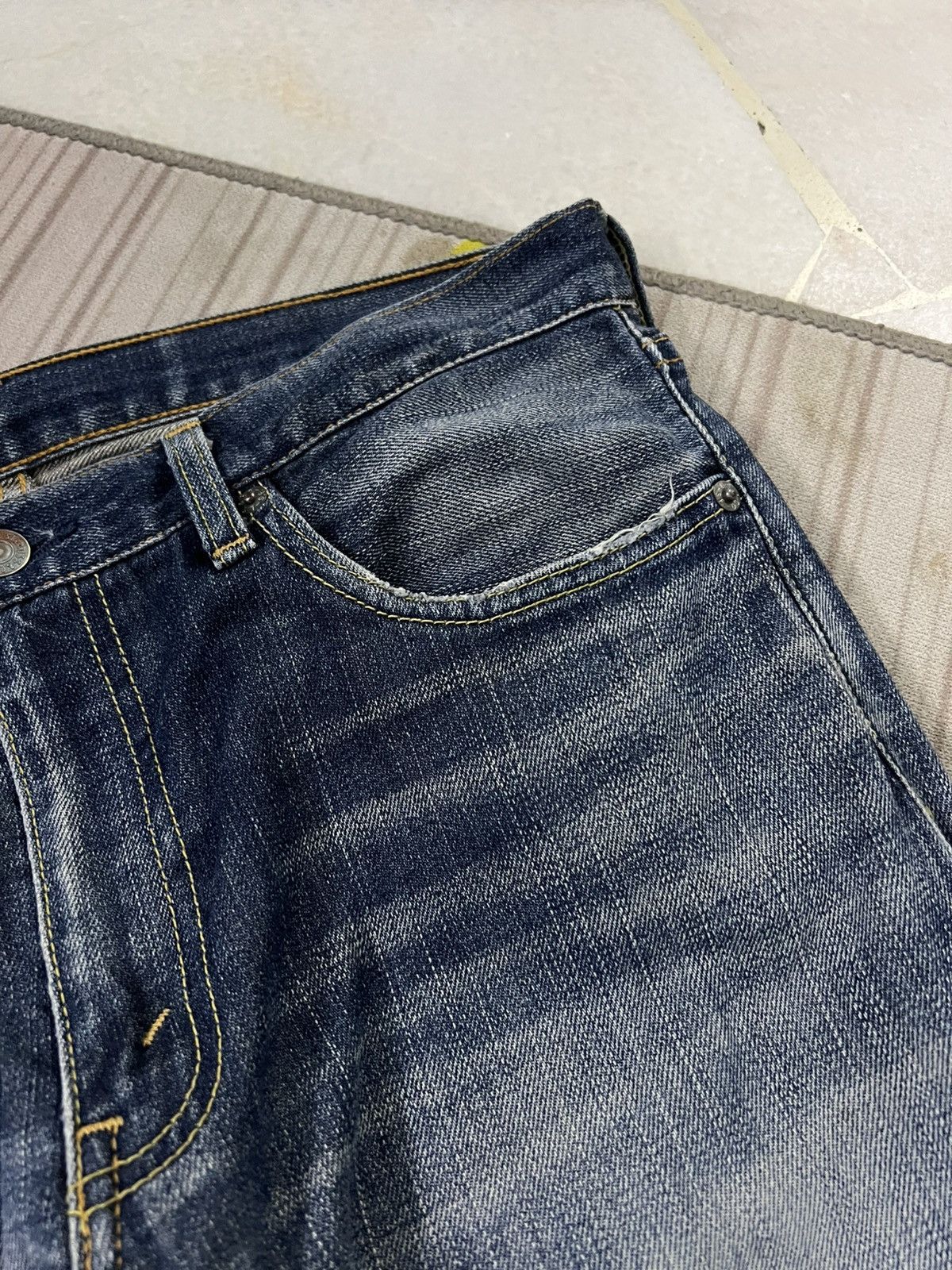 Levi's VINTAGE LEVIS 505 DISTRESSED JEANS Size US 32 / EU 48 - 10 Thumbnail