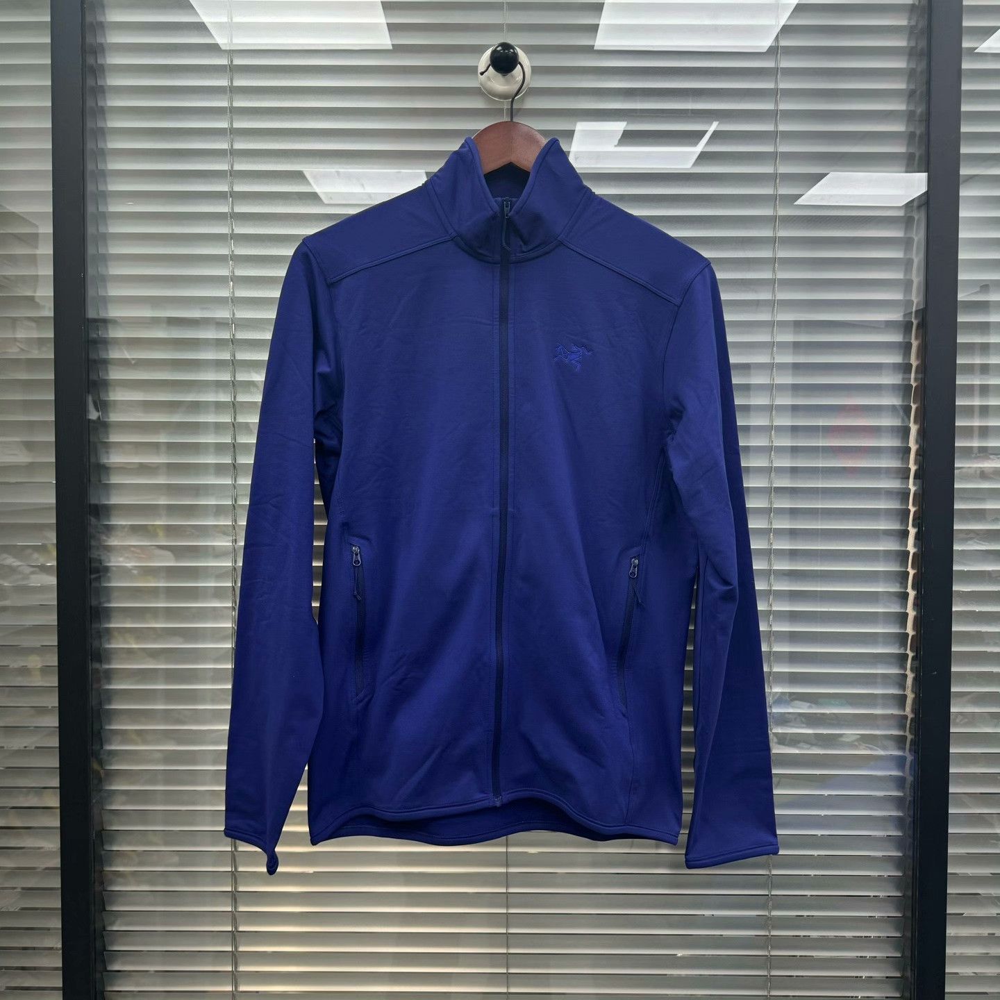 Arc'teryx Arc'teryx Purple Light Jacket S Men Size US S / EU 44-46 / 1 - 1 Thumbnail