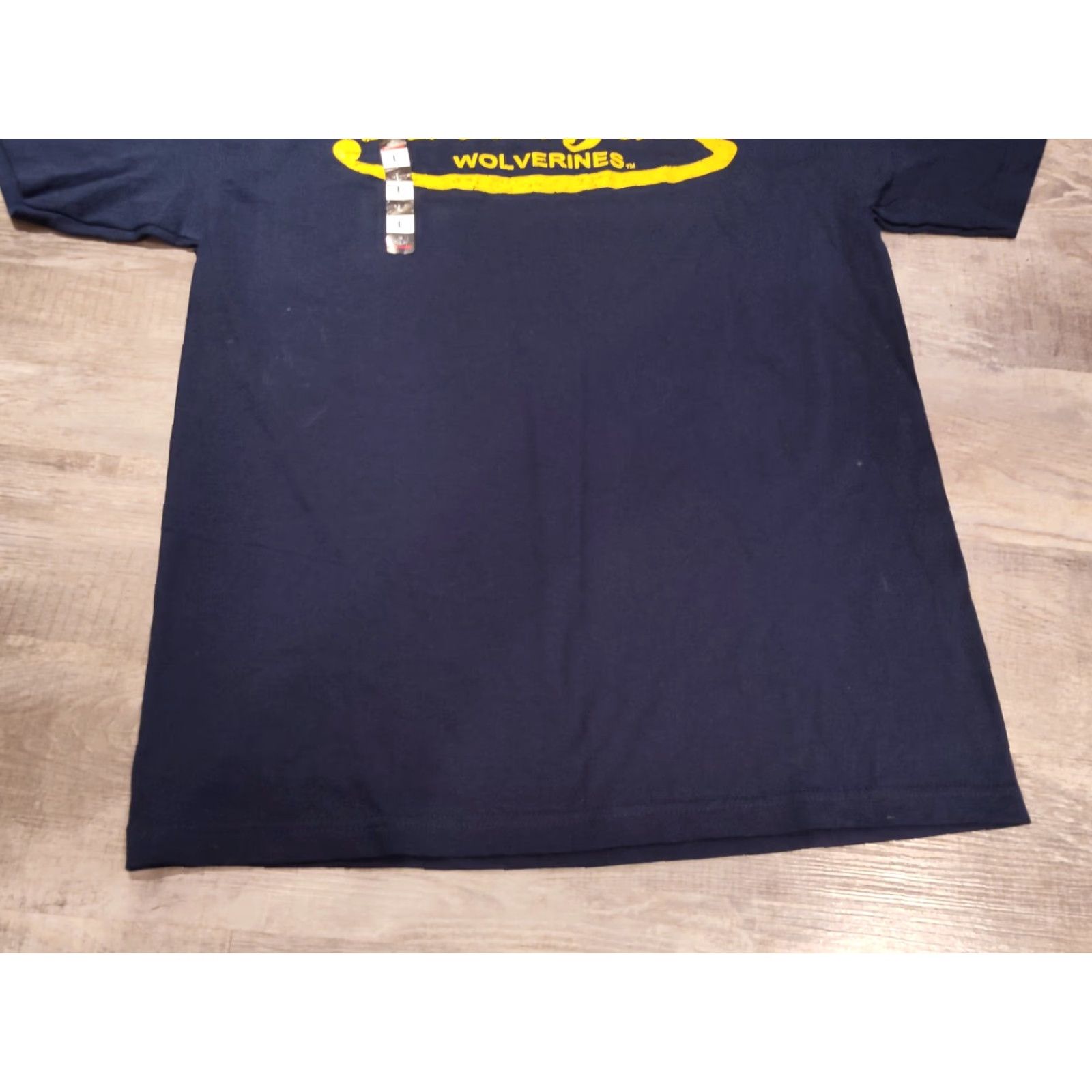 NCAA VINTAGE Foot Locker Michigan Wolverines T-Shirt Unisex Adults L Blue Crew Neck Short Sleeve Smiley NCAA Tee Shirt 90s Theme Mens Womens Size US L / EU 52-54 / 3 - 2 Thumbnail