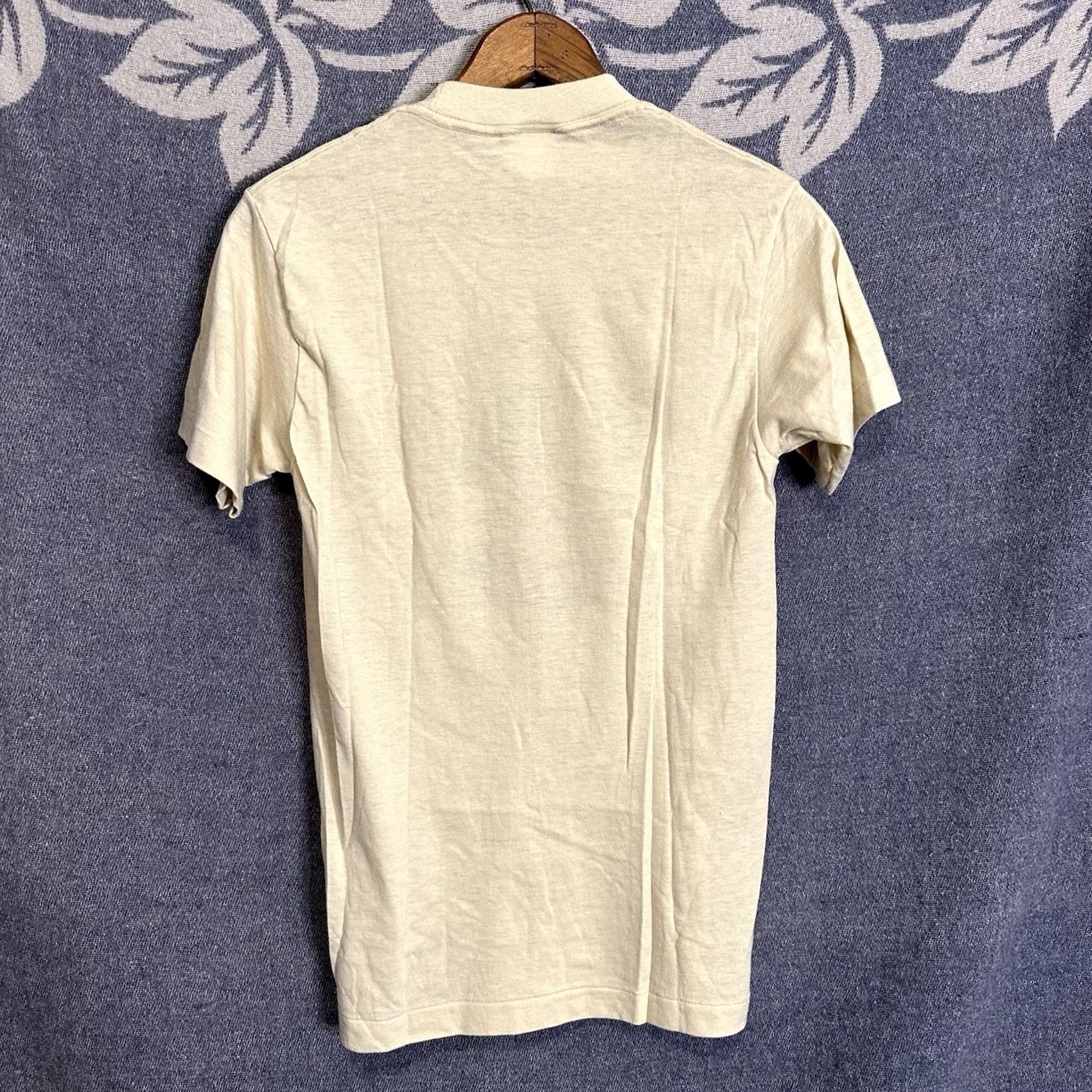 Anvil VINTAGE 1985 Jose Cuervo Hummingbird T Shirt Anvil 80s USA Beer Liqour Logo Men M Beige Short Sleeve Crew Neck Cotton Polyester Knit NOS Made In USA Size US M / EU 48-50 / 2 - 5 Thumbnail