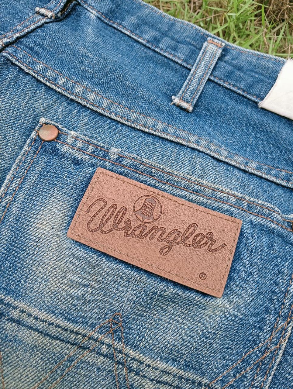 Wrangler VTG WRANGLER BLUE BELL BUTTON FLY WESTERN CUT JEANS Size US 32 / EU 48 - 13 Thumbnail