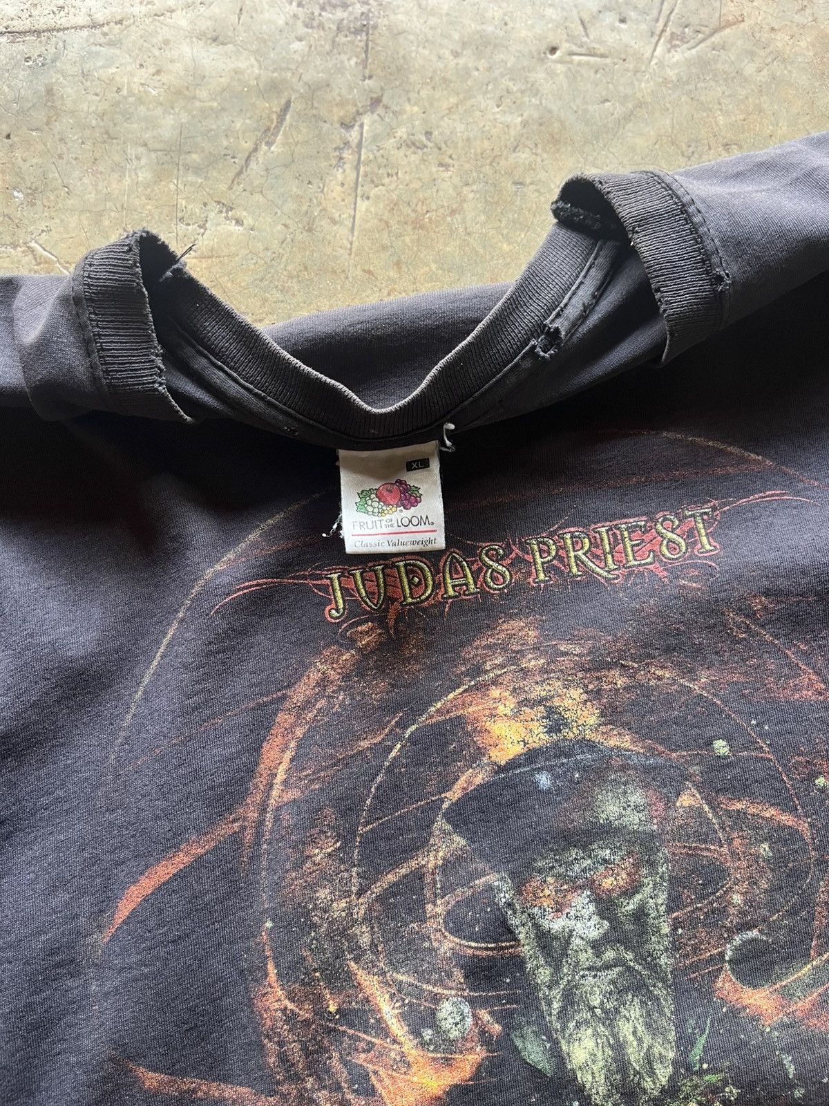 Vintage Thrashed faded judas priest tee Distressed Size US L / EU 52-54 / 3 - 2 Thumbnail