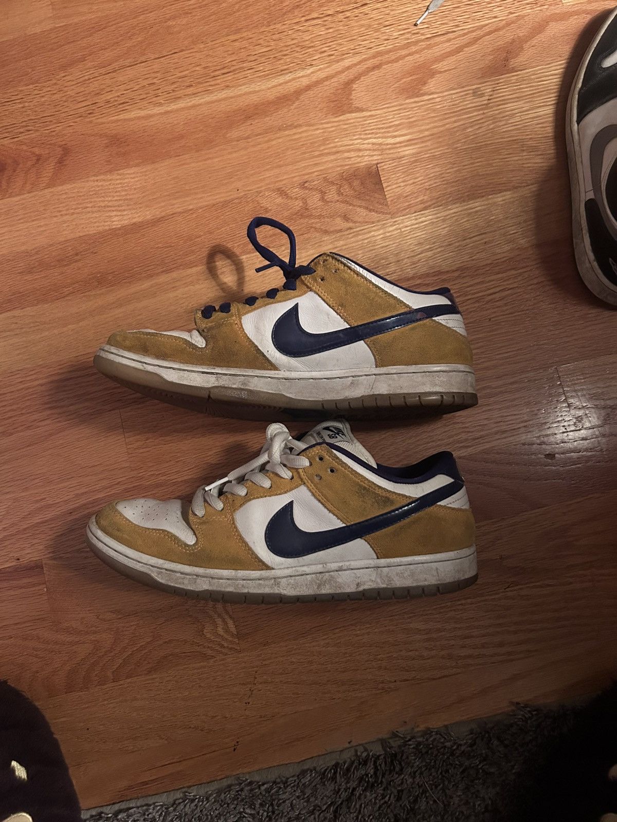 Nike Laser orange nike sb dunks Size US 11 / EU 44 - 1 Thumbnail