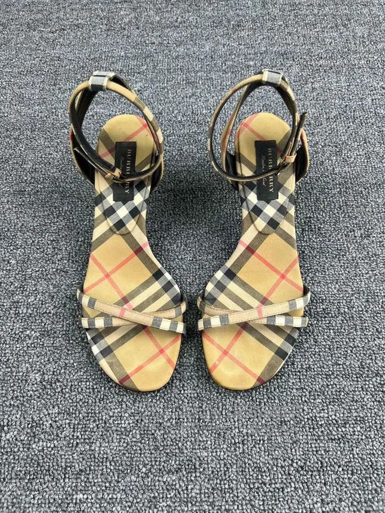 Burberry Burberry Classic Check Pattern Sandals. Size US 5 / EU 37 - 3 Thumbnail