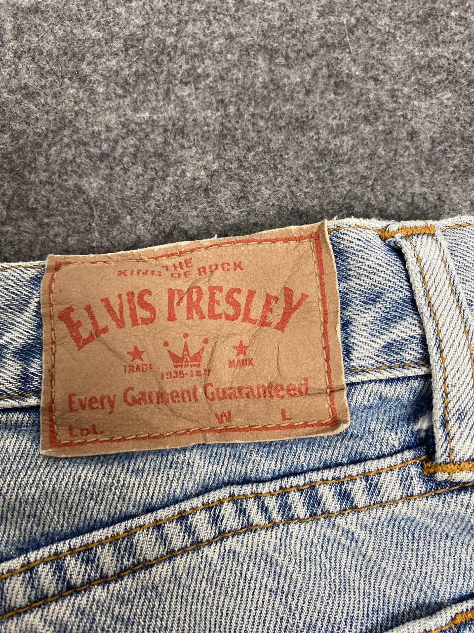 Japanese Brand elvis presley lightwash distressed denim nice design Size US 33 - 5 Thumbnail