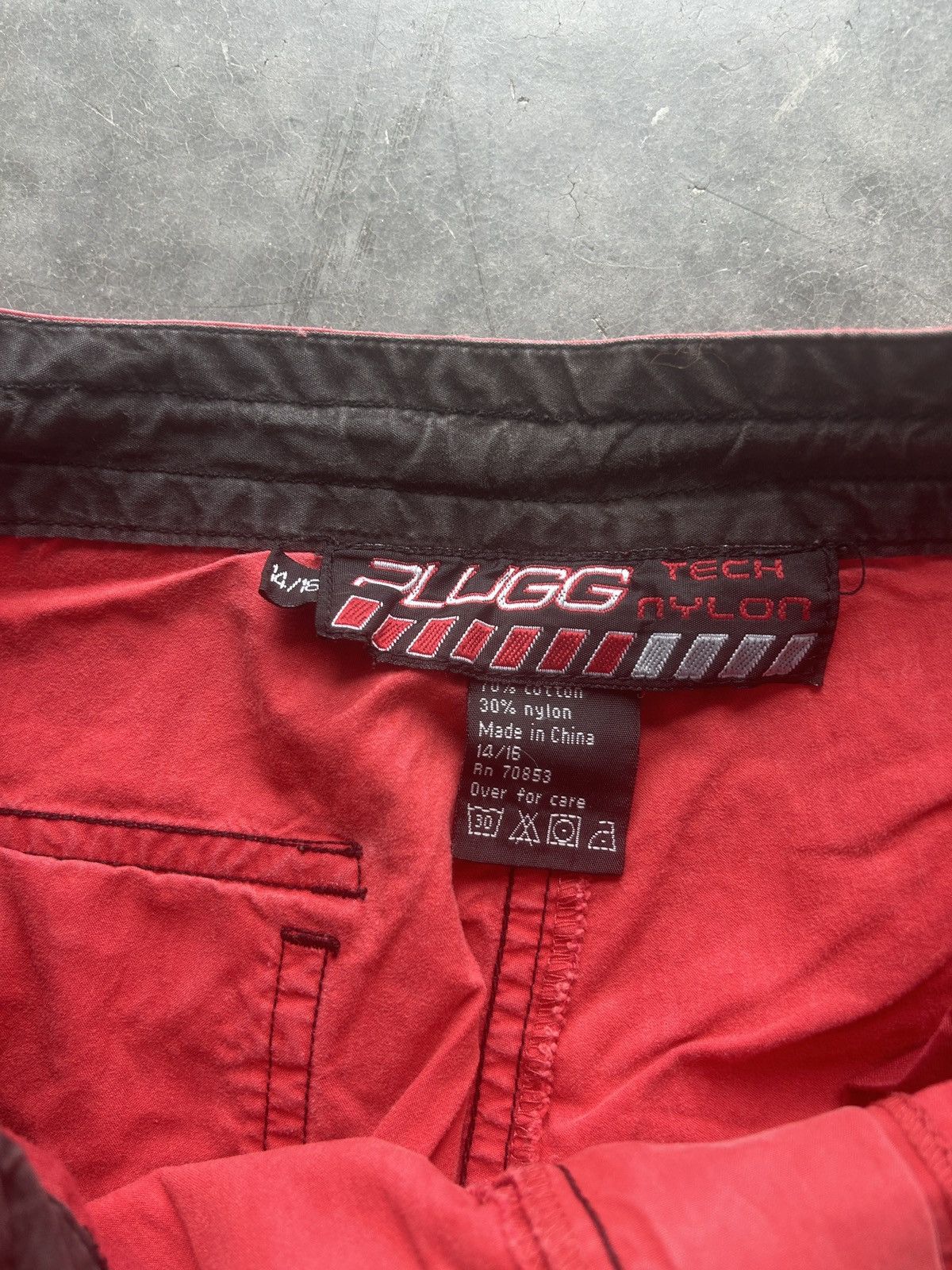 Vintage Vintage Y2K Plugg Nylon Cargo Shorts Size US 29 - 4 Thumbnail