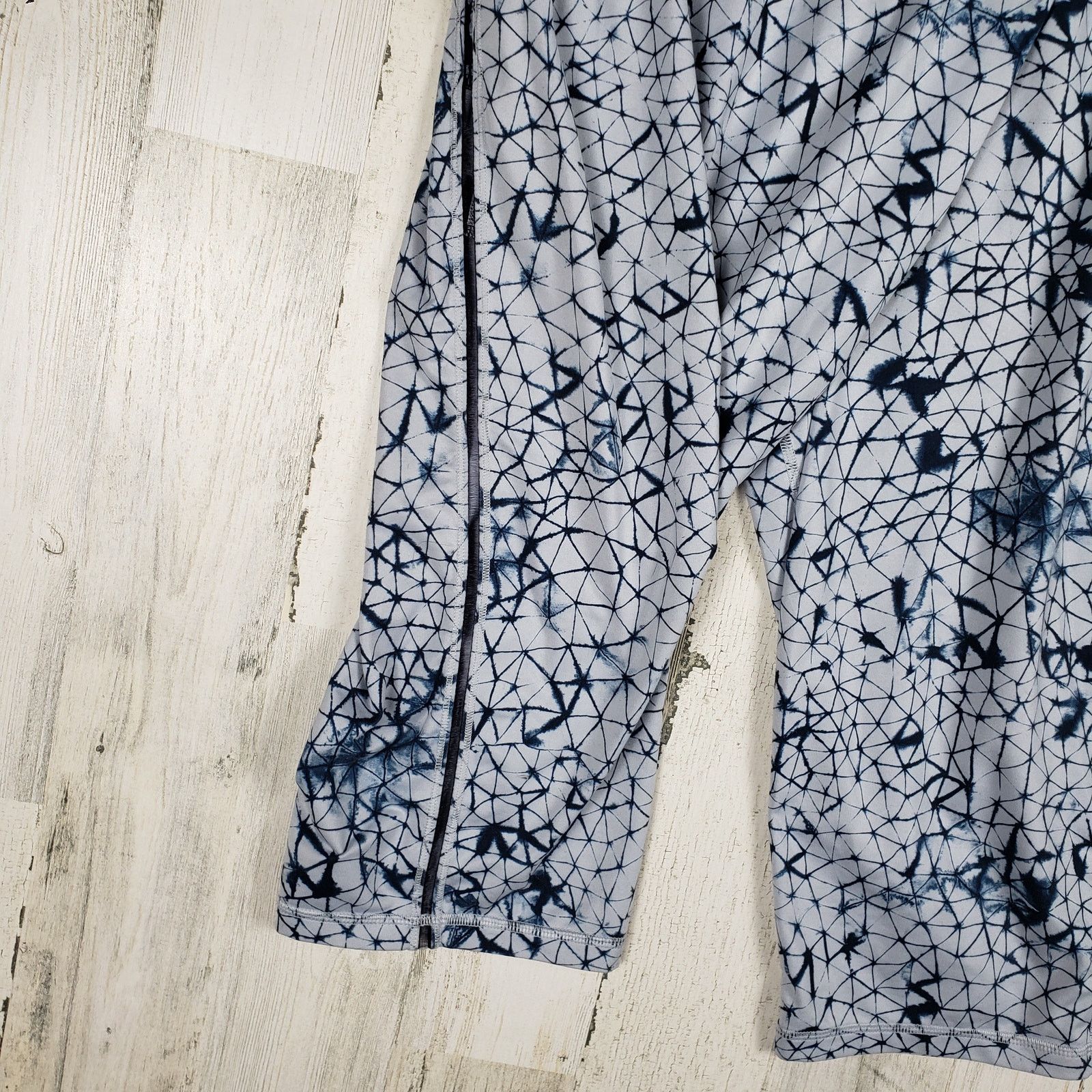 Lululemon Lululemon Athletica Star Silver Fox Retreat Yogi Crop Pant 8 Size 30" / US 8 / IT 44 - 8 Thumbnail