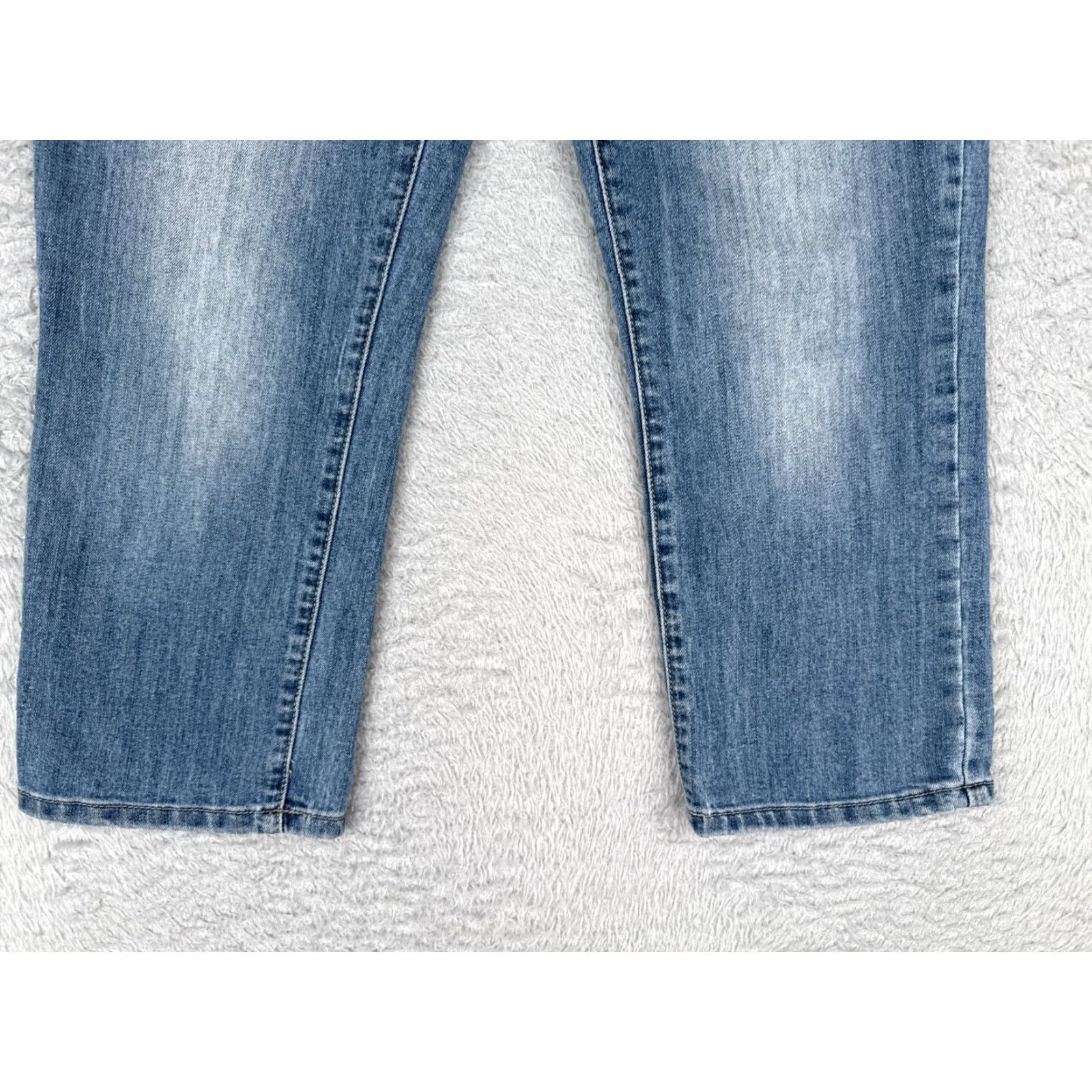 Vintage Maurices Jeans Womens Capri Cotton Blue Denim 2 29x23 Low Embroidered 5-Pocket Distressed Comfort Stretch Size 26" / US 2 / IT 38 - 2 Thumbnail