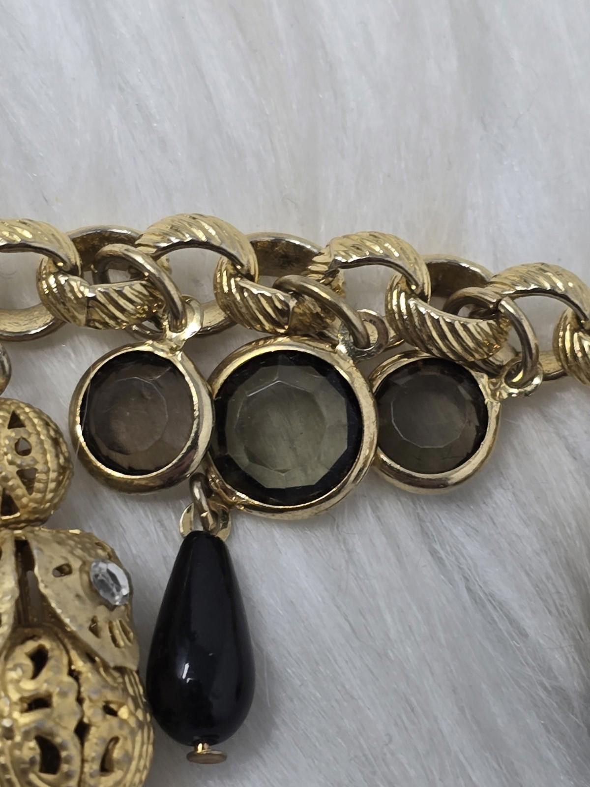 Other Vintage Gold Tone Charm Bracelet Black Glass Dangle Size ONE SIZE - 6 Thumbnail