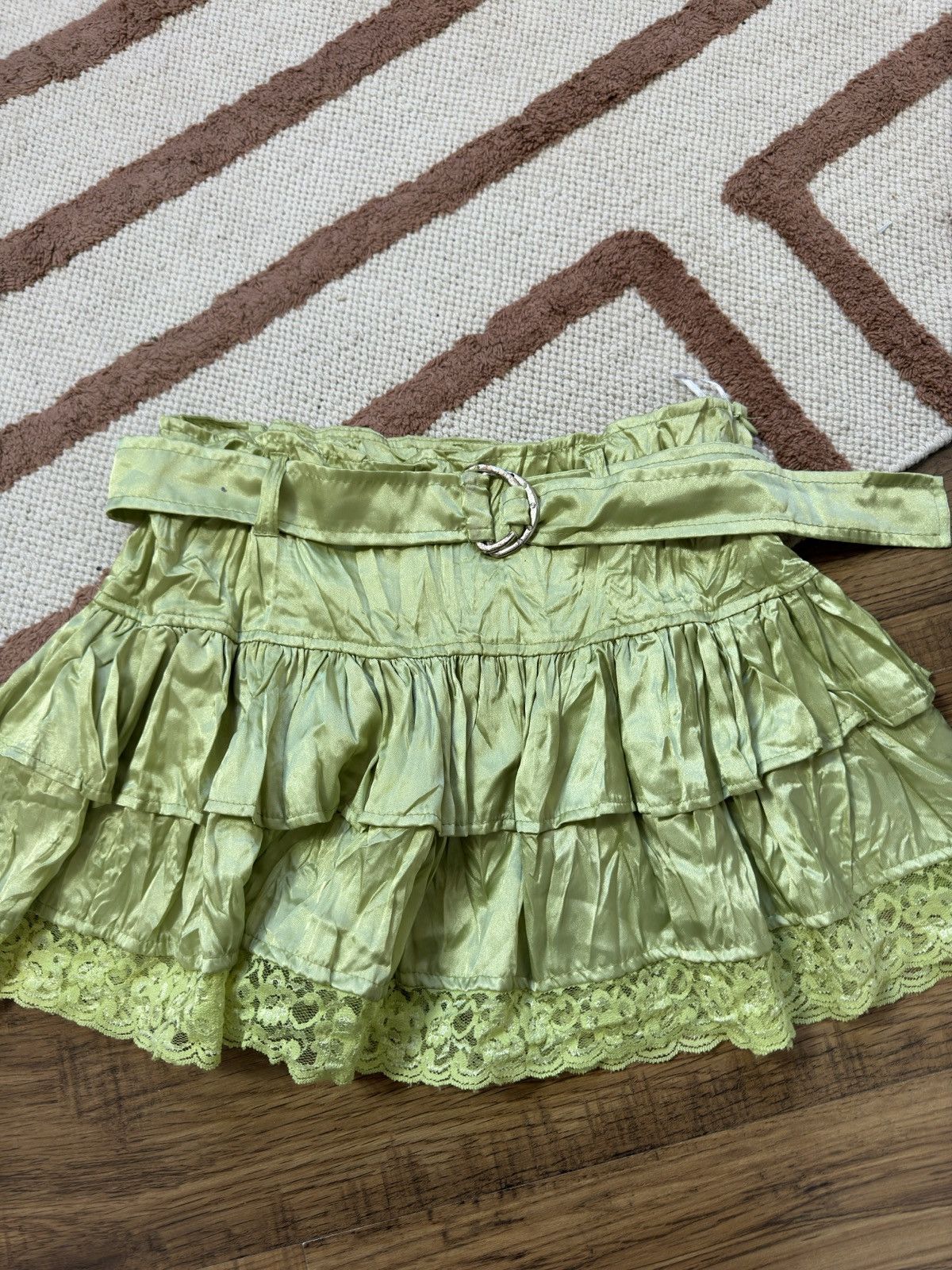 Vintage VINTAGE AVANT GARDE PLEATED SATIN LACE MINI SKIRT Size 28" / US 6 / IT 42 - 3 Thumbnail