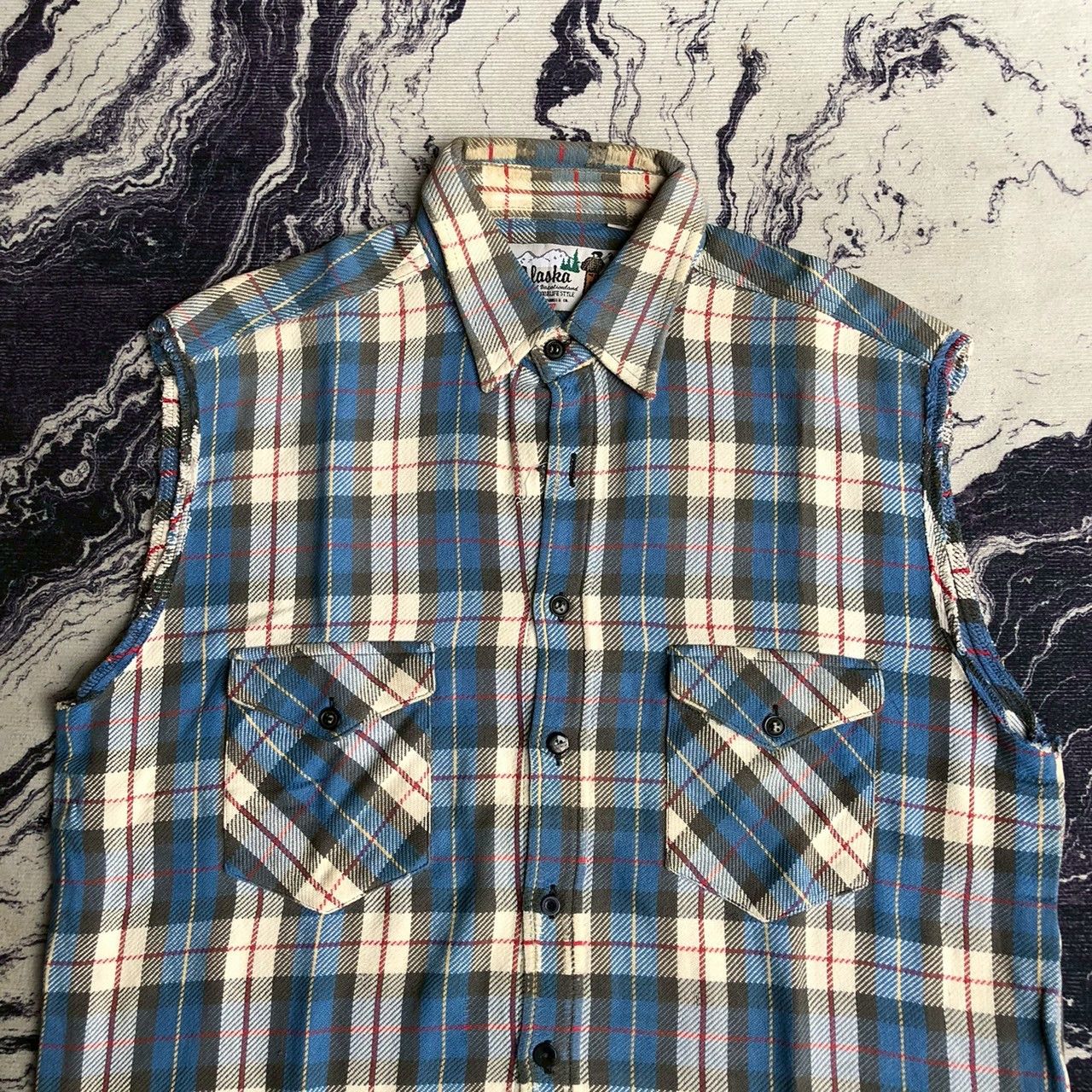 Levi's Vintage 90s Levi’s Alaska Plaid Sleeveless Flannel Shirt Size US L / EU 52-54 / 3 - 3 Thumbnail