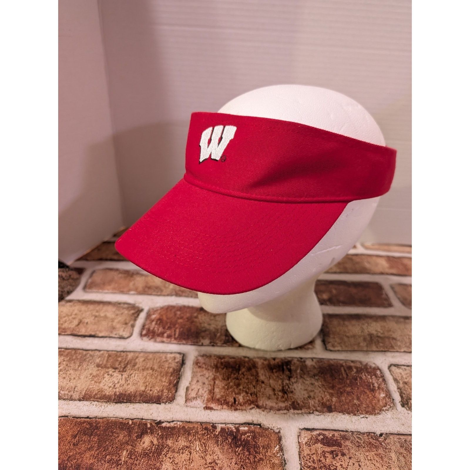 Other Wisconsin Badgers Officially Licensed Visor Hat Cap Red Size ONE SIZE - 7 Thumbnail