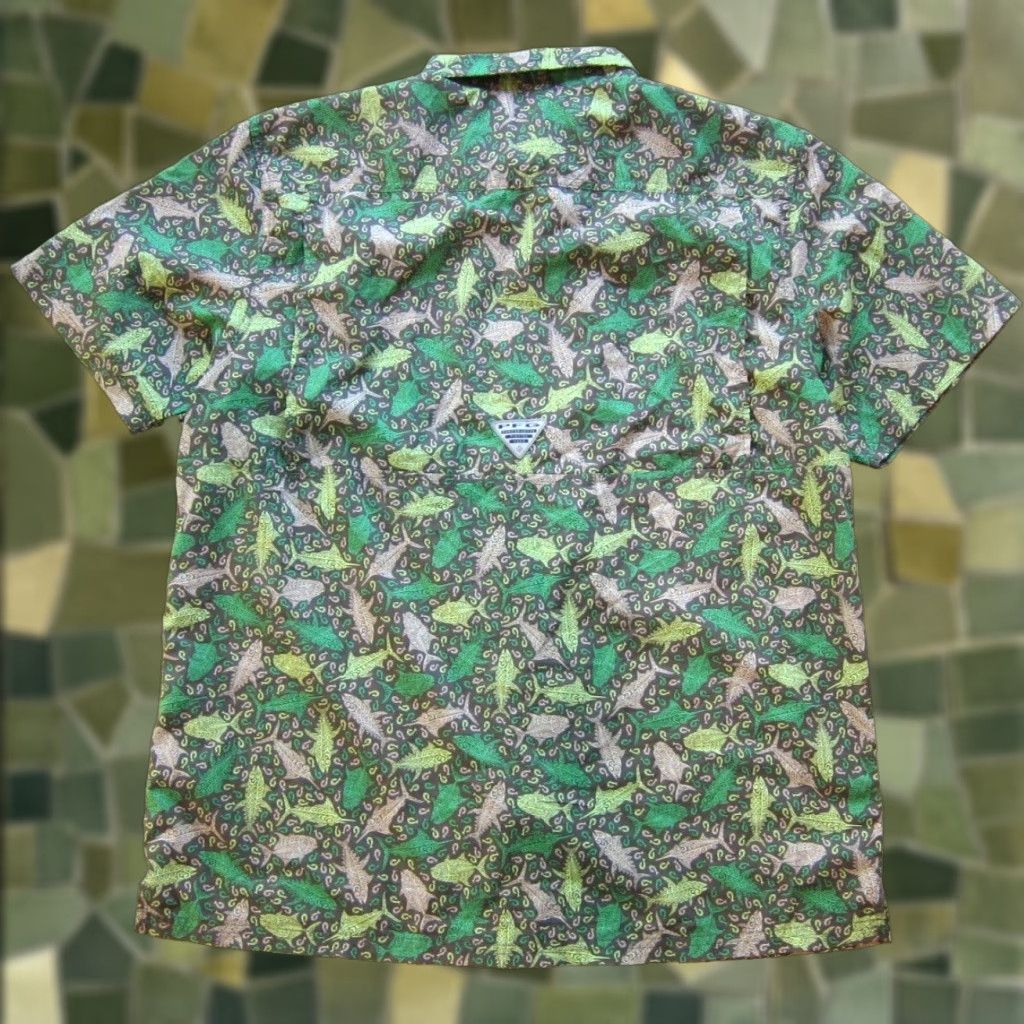 Pinko Columbia Shirt Button-Up Hawaiian Short Sleeve Fish Hook Large Mens Gray Green Pink Collar-Down 100% Polyester Size US L / EU 52-54 / 3 - 1 Thumbnail