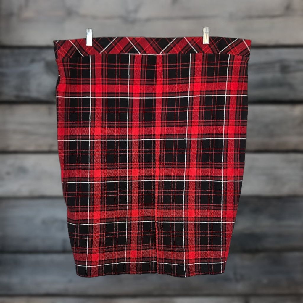 Torrid Torrid Womens Pencil Skirt Sz 4 Red Black Plaid Rayon Blend Pull On Size 27" / US 4 / IT 40 - 1 Thumbnail