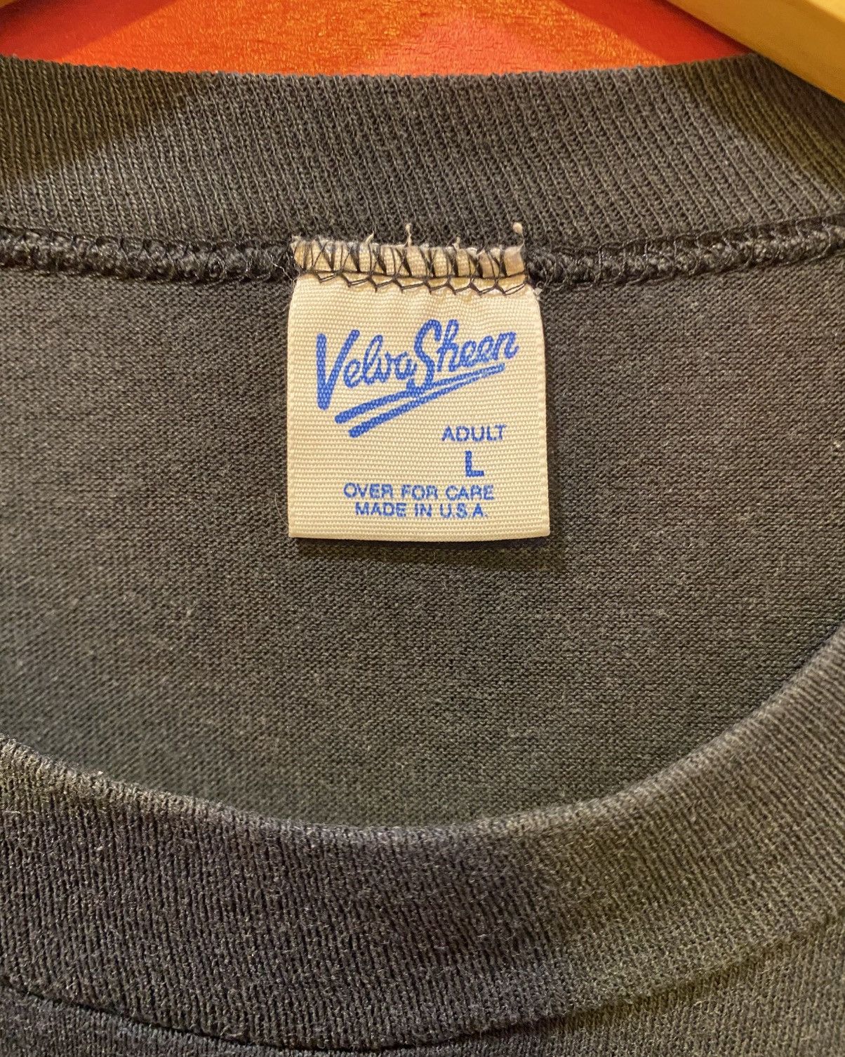 Velva Sheen VINTAGE DISNEY MICKEY CALIFORNIA TSHIRT TROPIX 80s Size US L / EU 52-54 / 3 - 3 Thumbnail