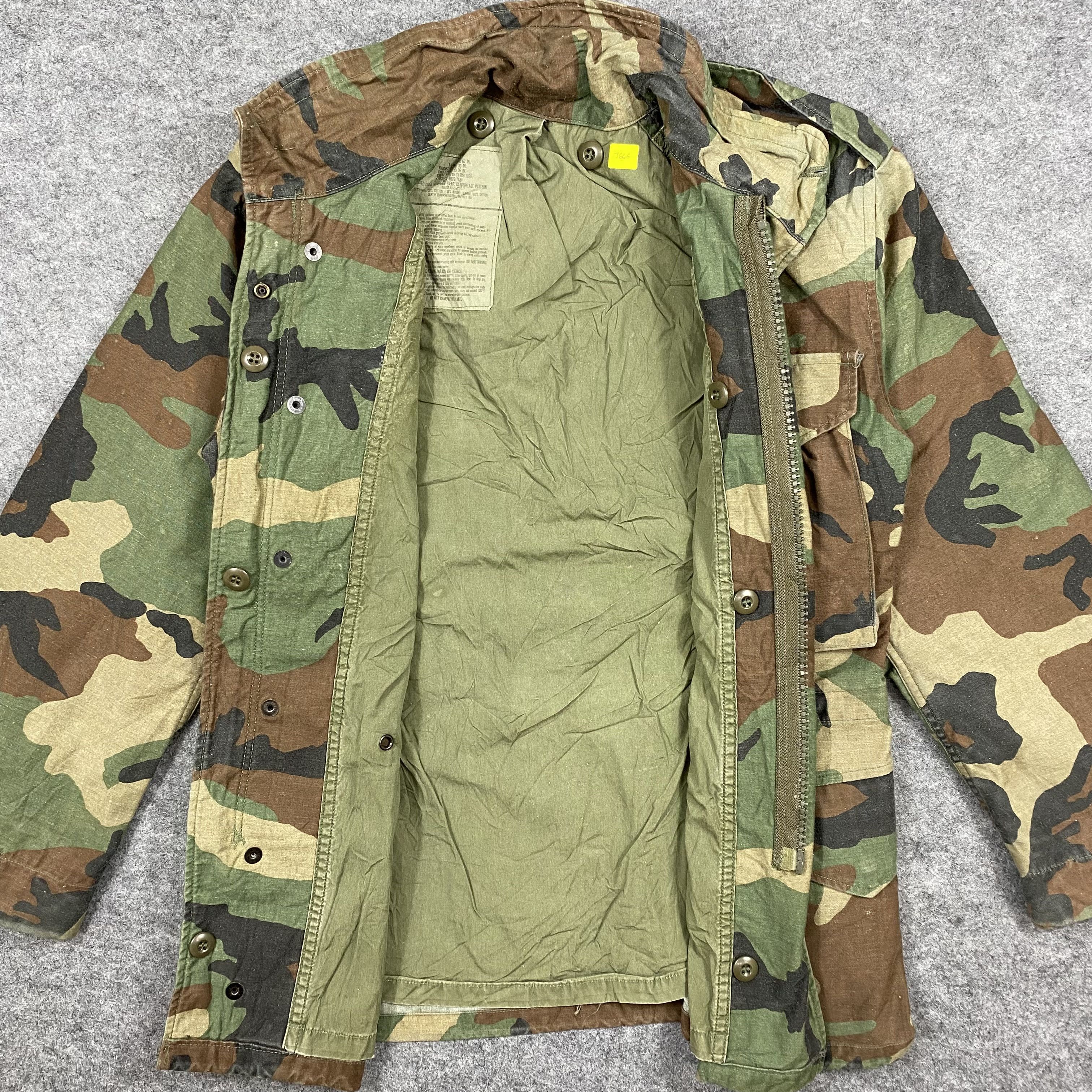 Vintage Vintage 1991 US Army M-65 Field Jacket Woodland Camo-J666 Size US M / EU 48-50 / 2 - 3 Thumbnail