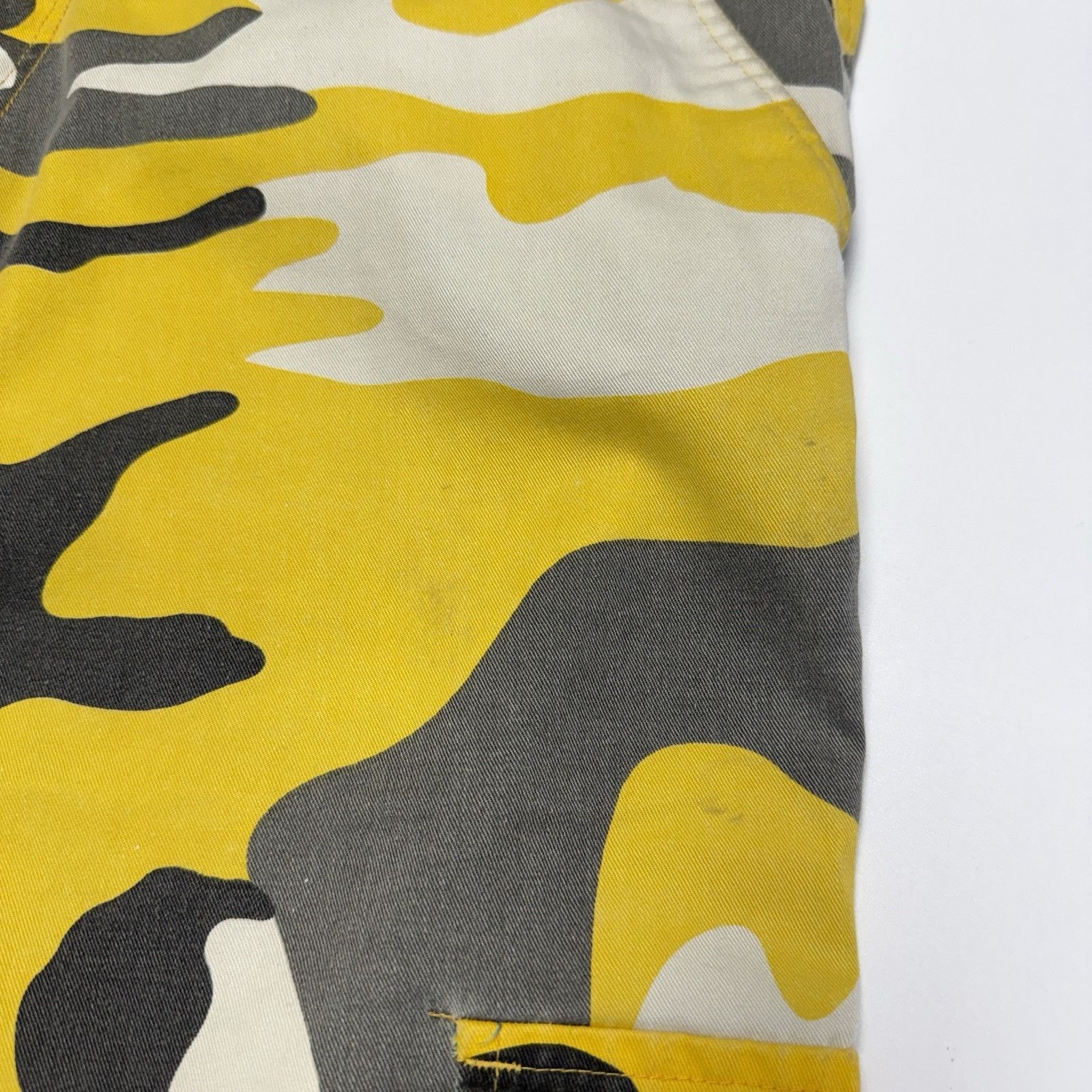 Vintage Vintage THC Camouflage Baggy Shorts Mens 42 W Yellow Skate G Size US 42 / EU 58 - 7 Thumbnail