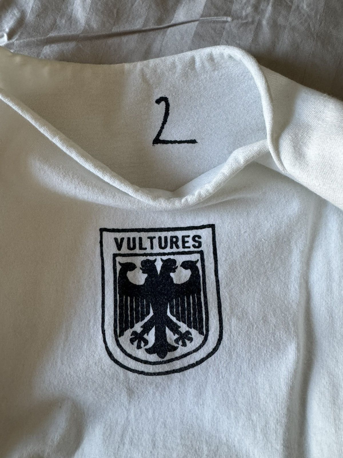 Yeezy Yeezy vultures shirt Size US M / EU 48-50 / 2 - 2 Thumbnail