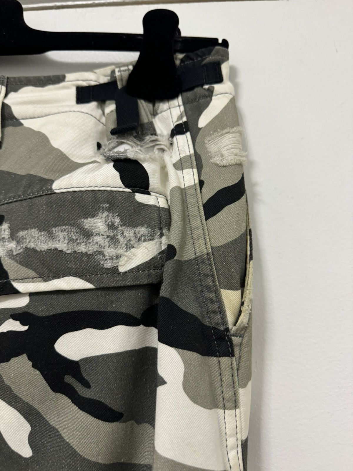 Balenciaga Trompe L’oeil Camo Shorts Size US 32 / EU 48 - 4 Thumbnail