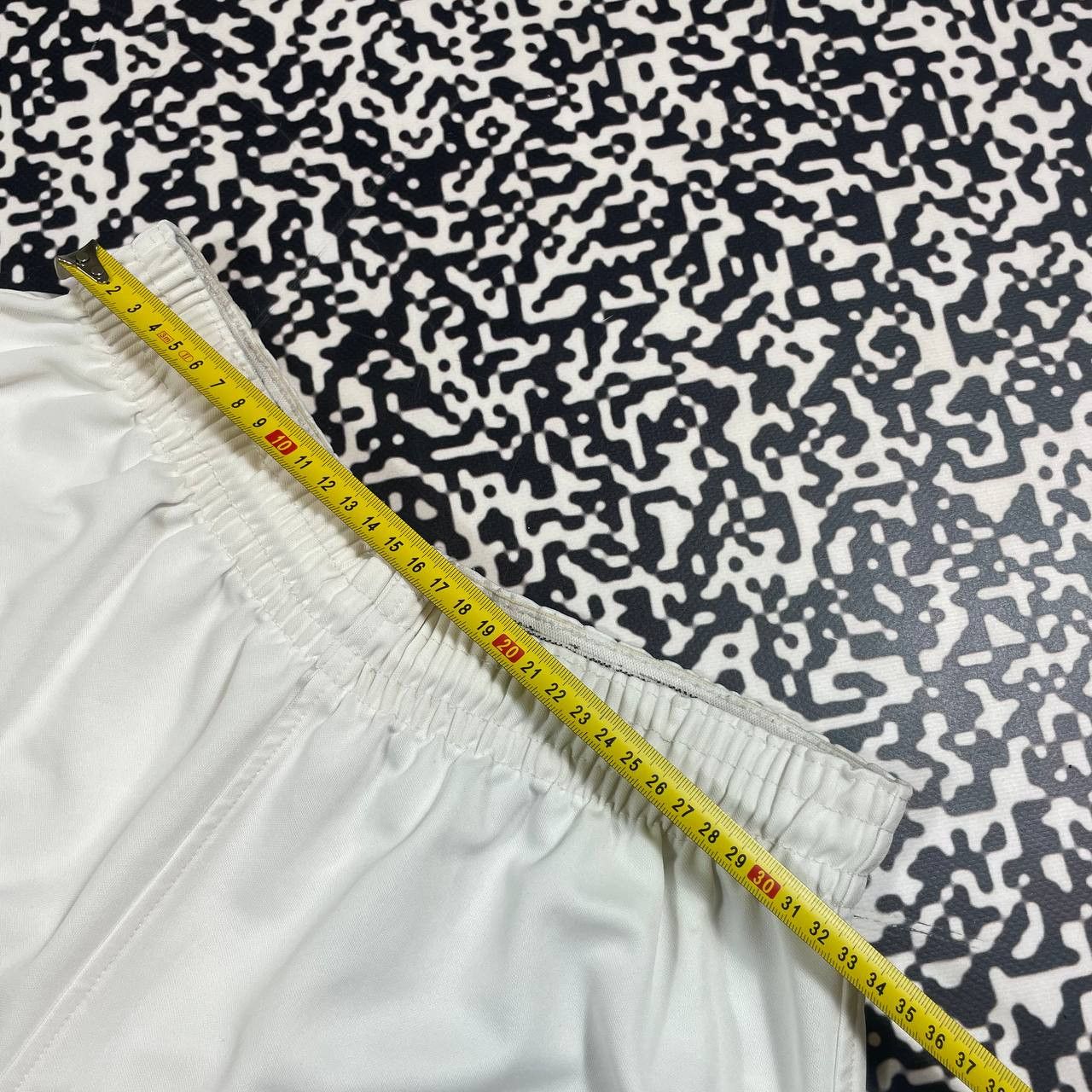 Nike Vintage Y2K Nike Swoosh Logo Sport Retro Shorts 90s Style Size US 30 / EU 46 - 9 Thumbnail