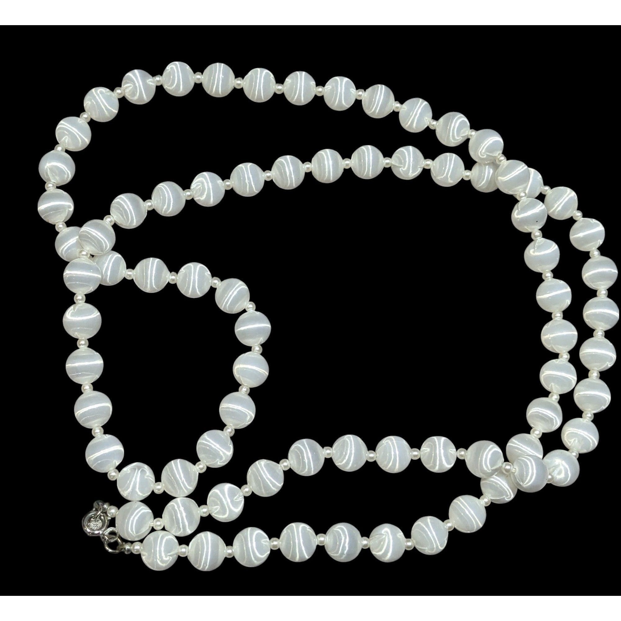 Other Vintage Sarah Coventry White Silk Beaded Necklace Size ONE SIZE - 1 Thumbnail