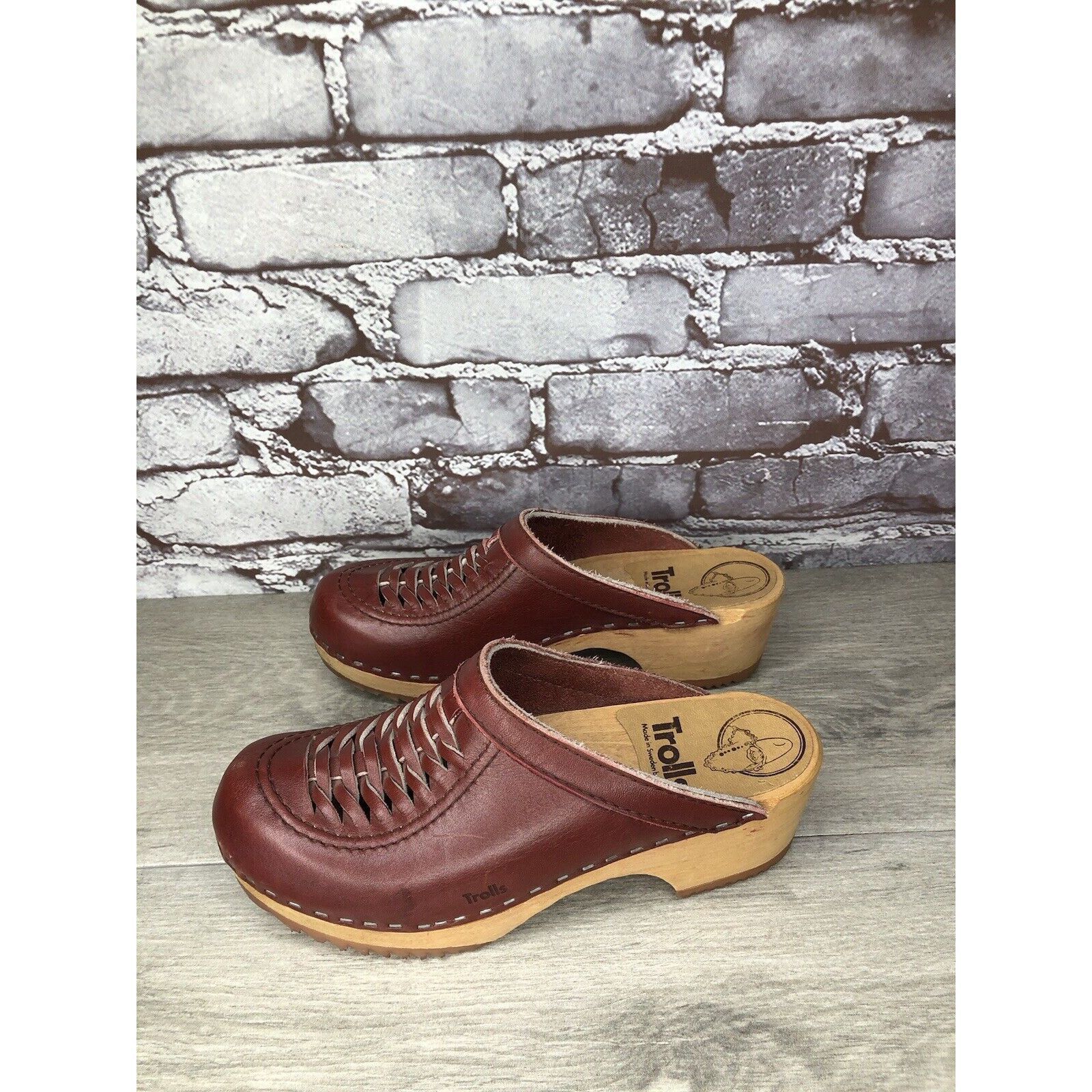Umbro TROLLS By Samhall Burgundy Leather & Wood Sweden Clogs Shoes Size US 7 / IT 37 - 19 Thumbnail