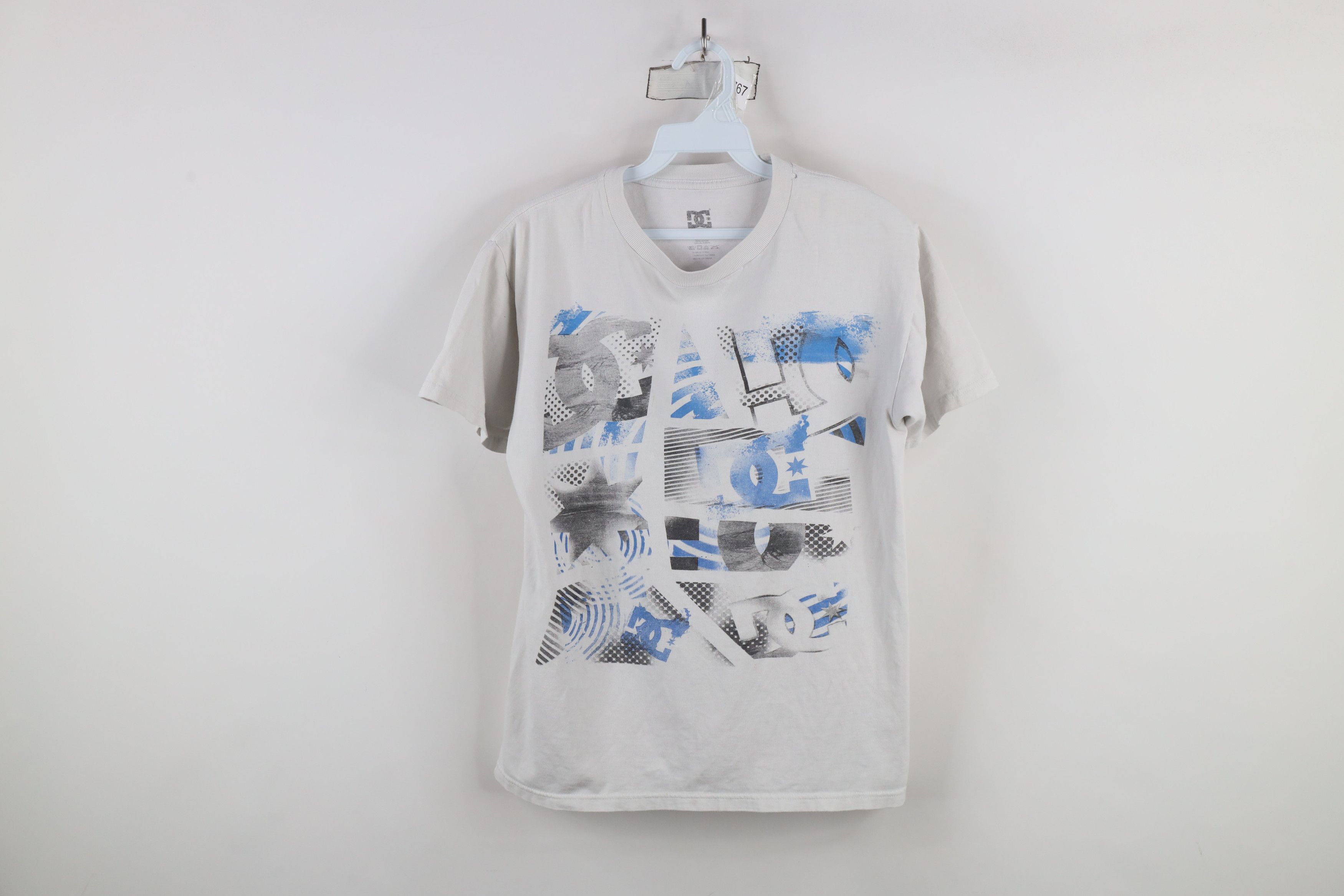 Vintage Vintage DC Shoes Spell Out Skateboarding T-Shirt White Size US S / EU 44-46 / 1 - 1 Thumbnail