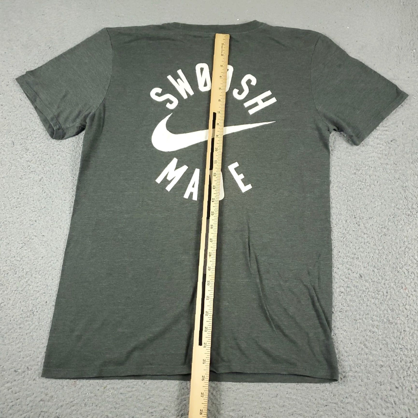 Nike Nike T Shirt Mens Small Gray Nike Dri-Fit Short Sleeve Sports Activewear Shirt Mens Gray S Nike Dri-Fit Modern Classic Sports Size US S / EU 44-46 / 1 - 3 Thumbnail